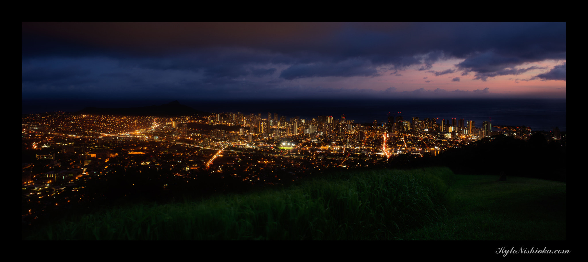 Nikon D600 + Nikon AF Nikkor 24mm F2.8D sample photo. Pu'u ualaka'a twilight photography