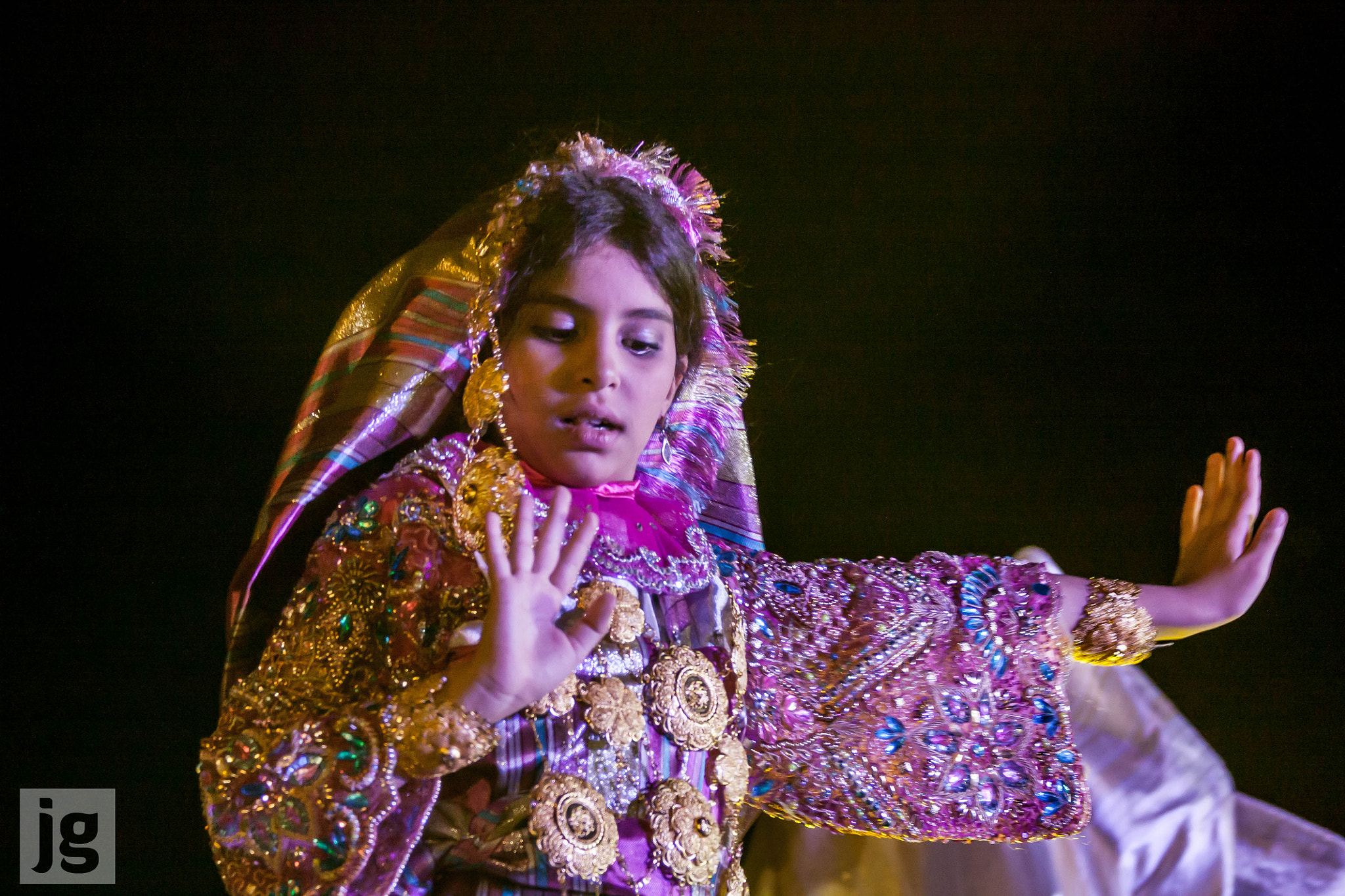 Canon EF 70-300mm F4-5.6 IS USM sample photo. Libyan girl dancing photography