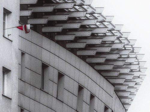 Canon EF-S 55-250mm F4-5.6 IS sample photo. "w" hour photography