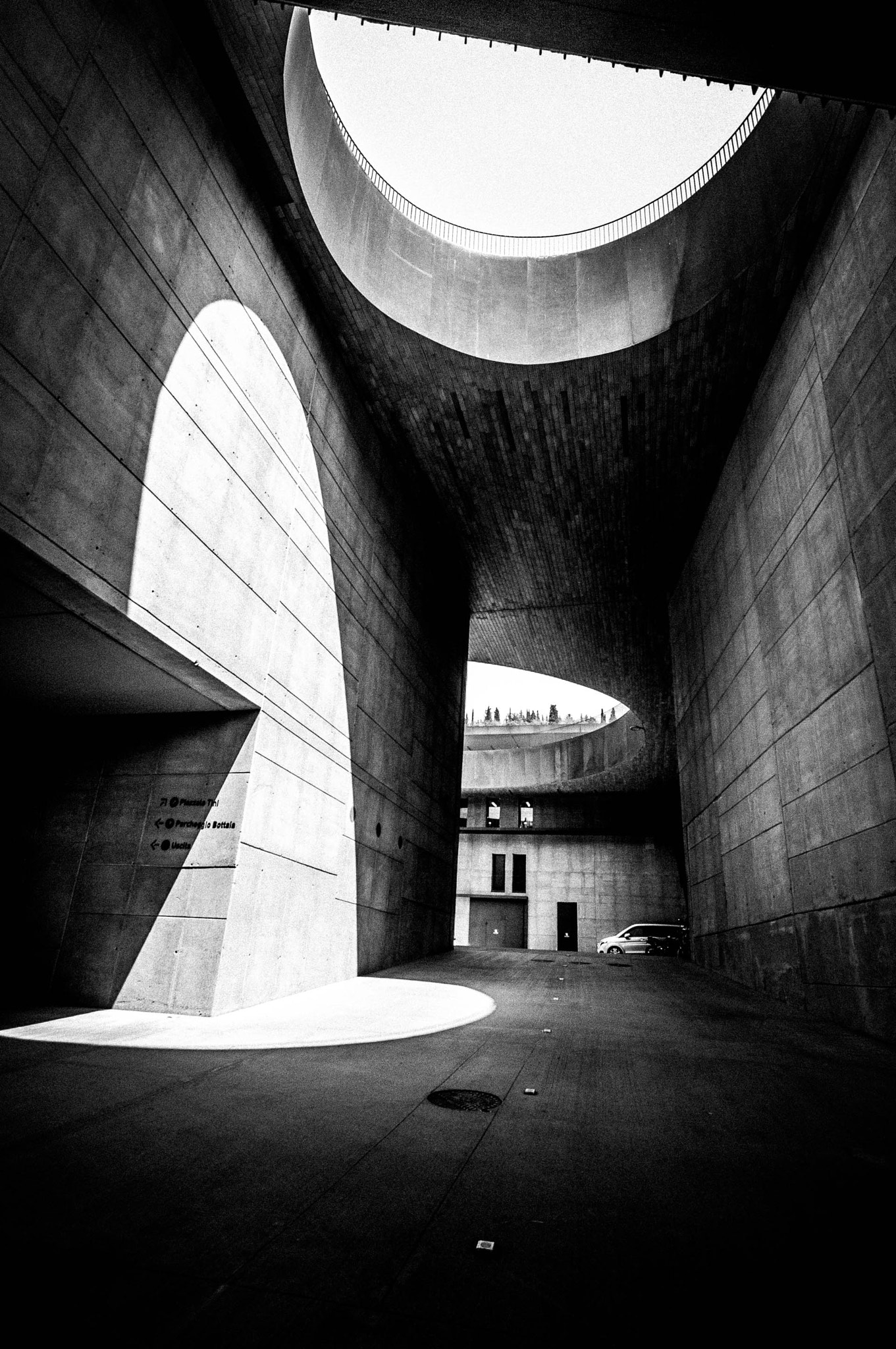 Pentax smc DA 12-24mm F4.0 ED AL (IF) sample photo. Italien photography