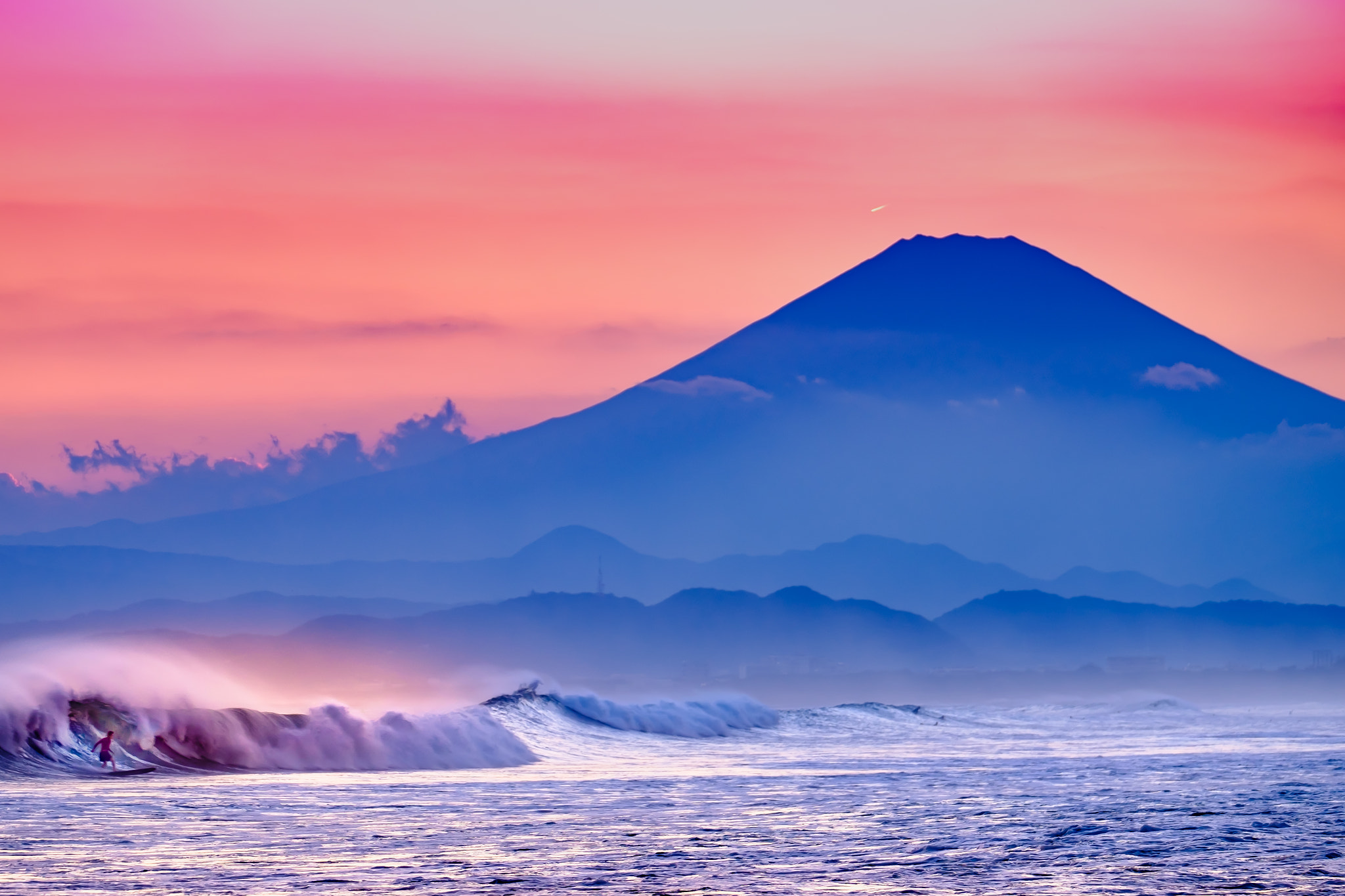 Fujifilm XF 100-400mm F4.5-5.6 R LM OIS WR sample photo. Twilight　fuji ＆ surfer photography