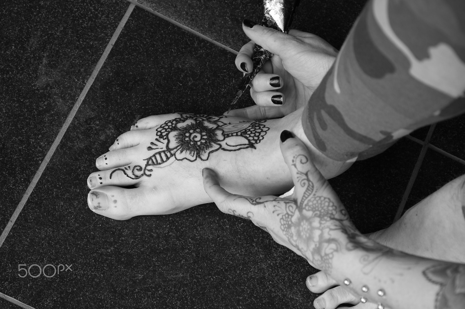 Sigma 17-70mm F2.8-4 DC Macro OS HSM sample photo. Henna tattoo photography