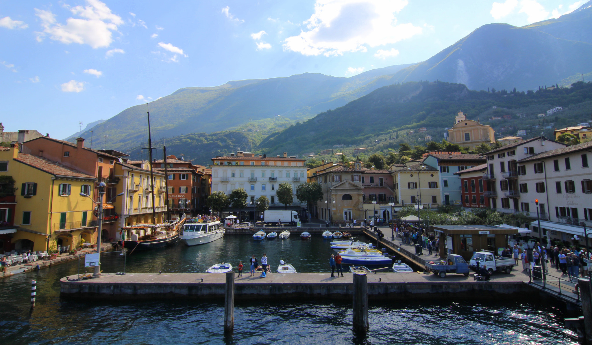Tokina AT-X Pro 12-24mm F4 (IF) DX sample photo. Malcesine del garda photography