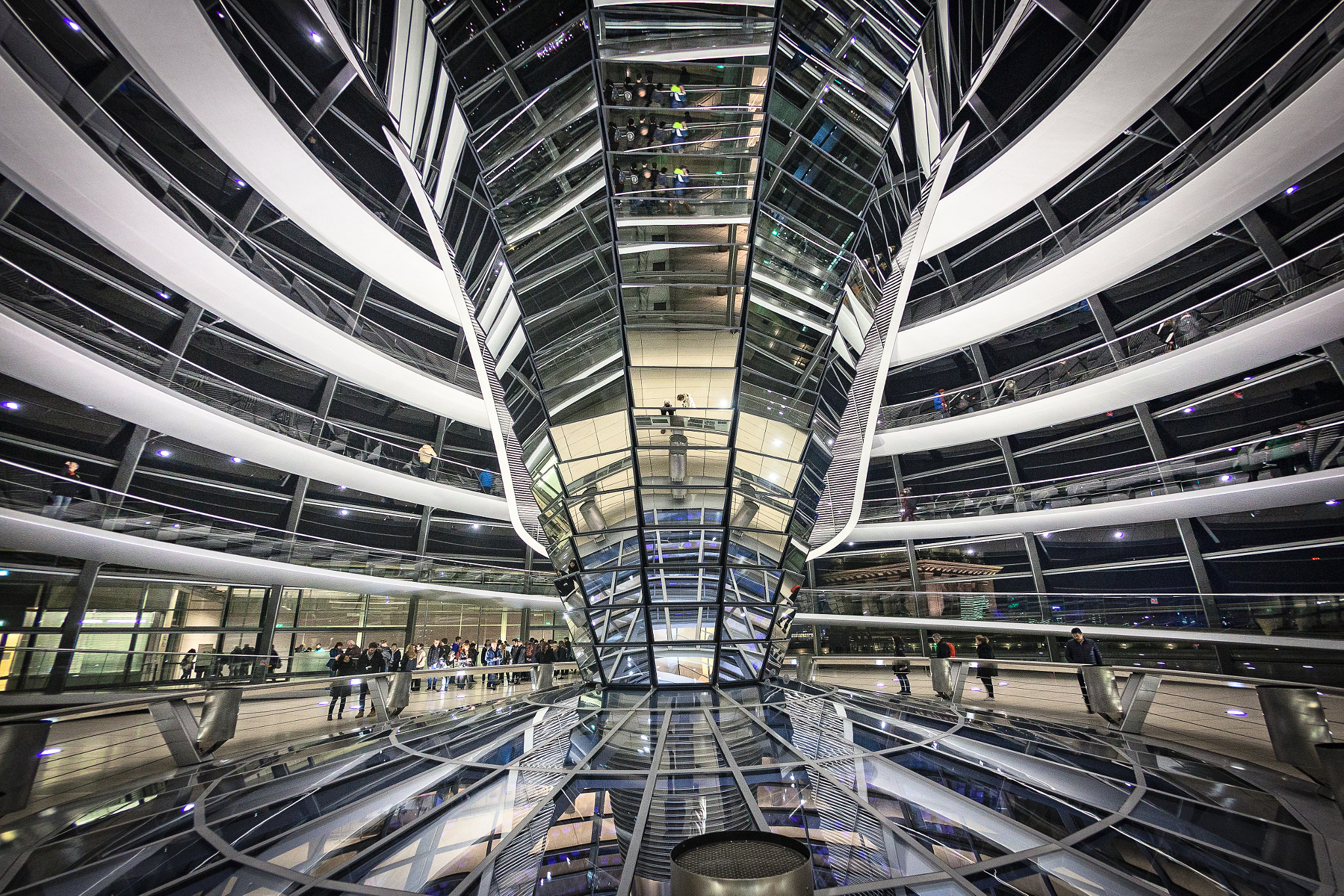 Canon EF 15mm F2.8 Fisheye sample photo. Reichstagsgebäude photography