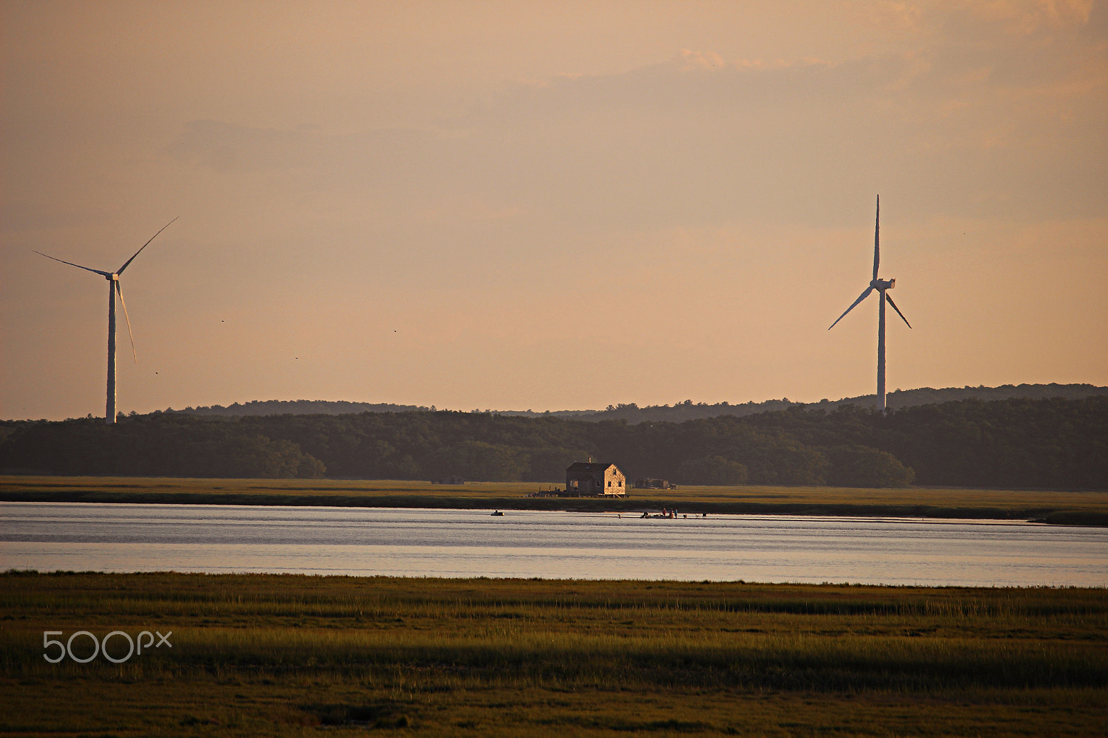 Canon EOS 600D (Rebel EOS T3i / EOS Kiss X5) + 55.0 - 250.0 mm sample photo. Windmill newburyport photography