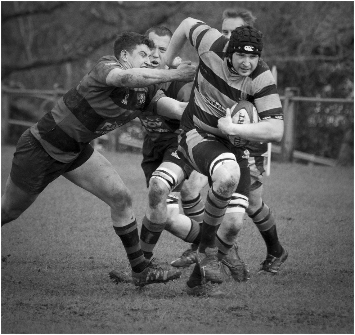 Canon EF 100-400mm F4.5-5.6L IS USM sample photo. Missed tackle photography