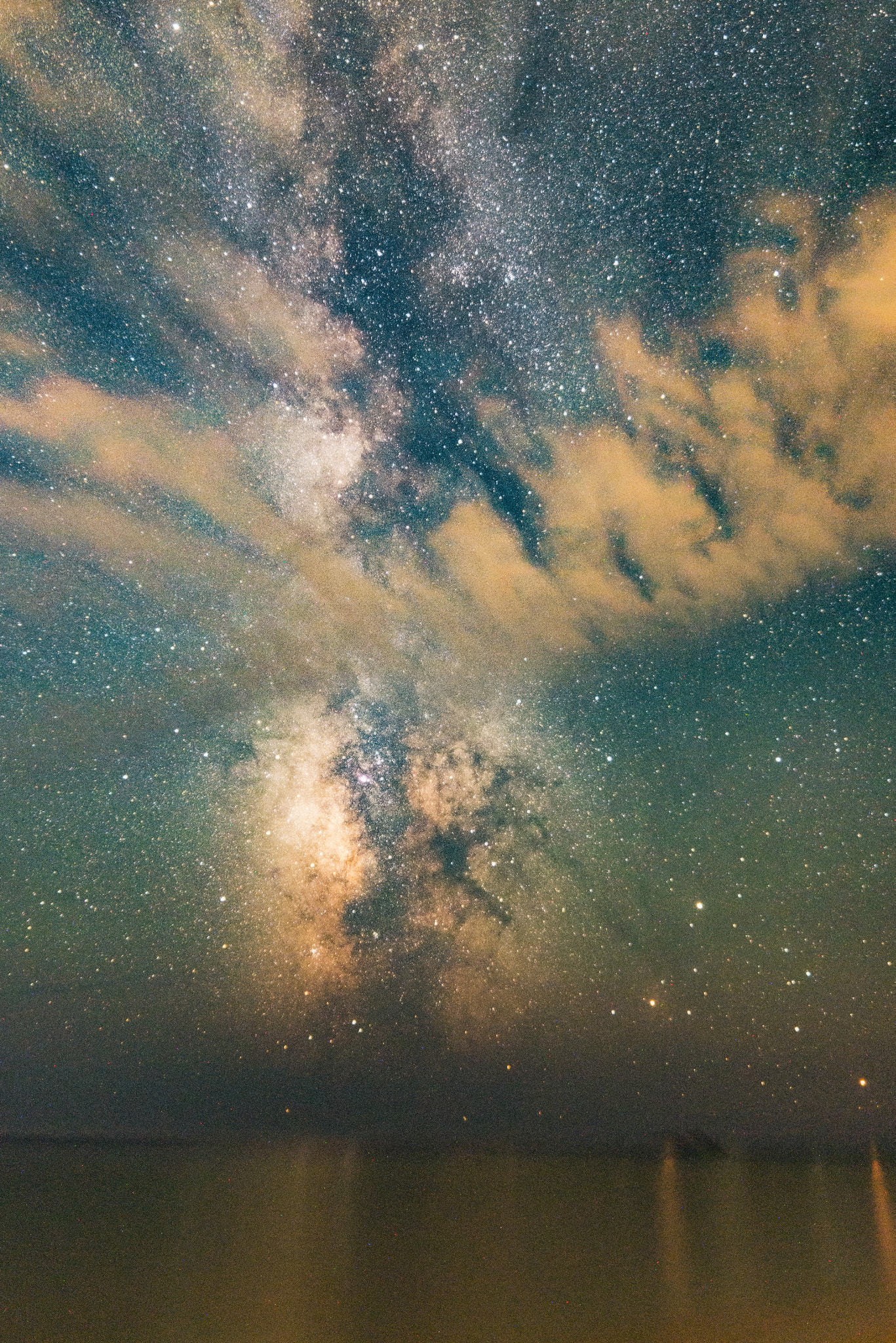 Samyang 14mm F2.8 ED AS IF UMC sample photo. Milky clouds photography