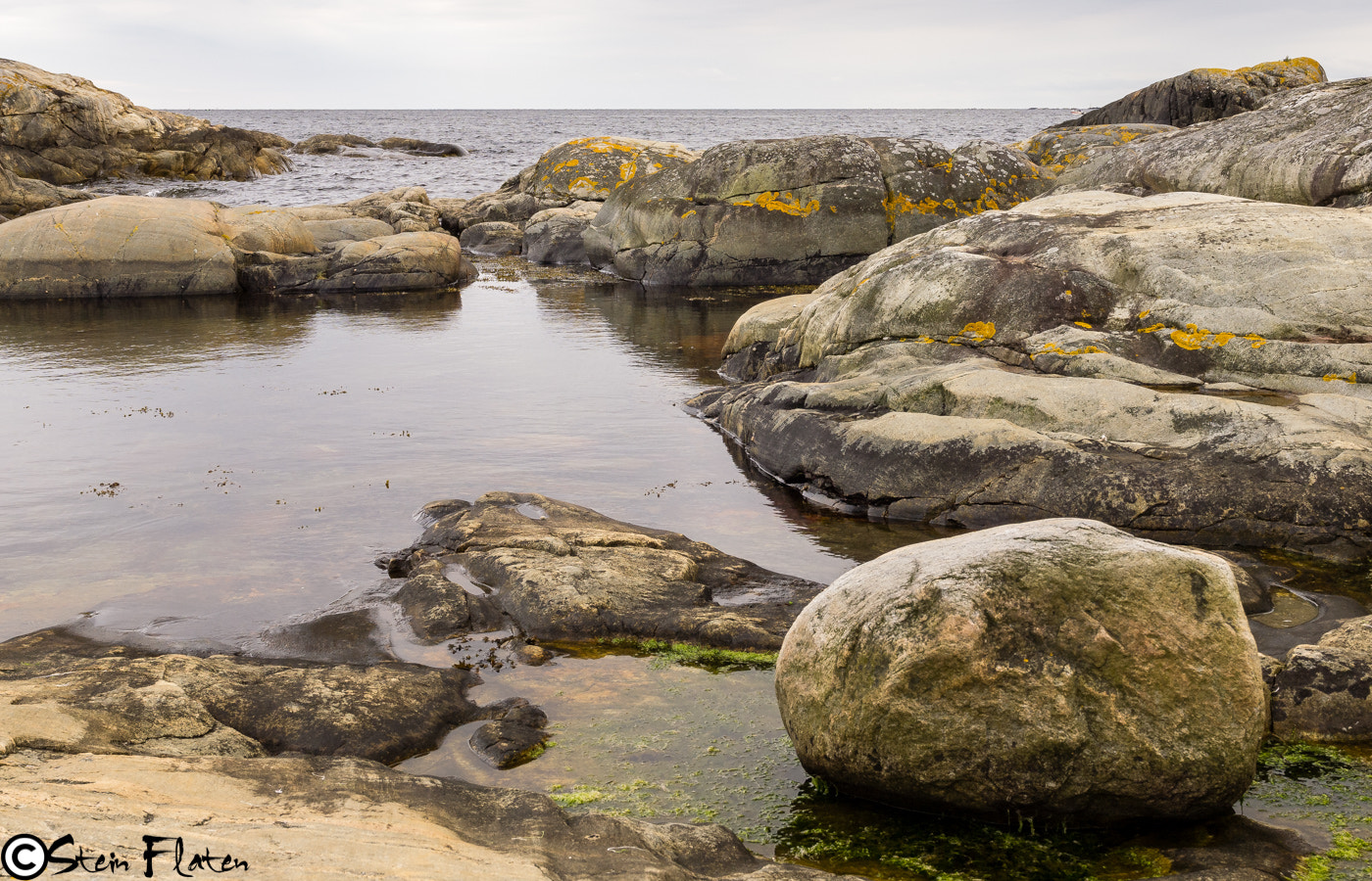 Olympus E-5 + Olympus Zuiko Digital ED 14-35mm F2.0 SWD sample photo. Coastline photography