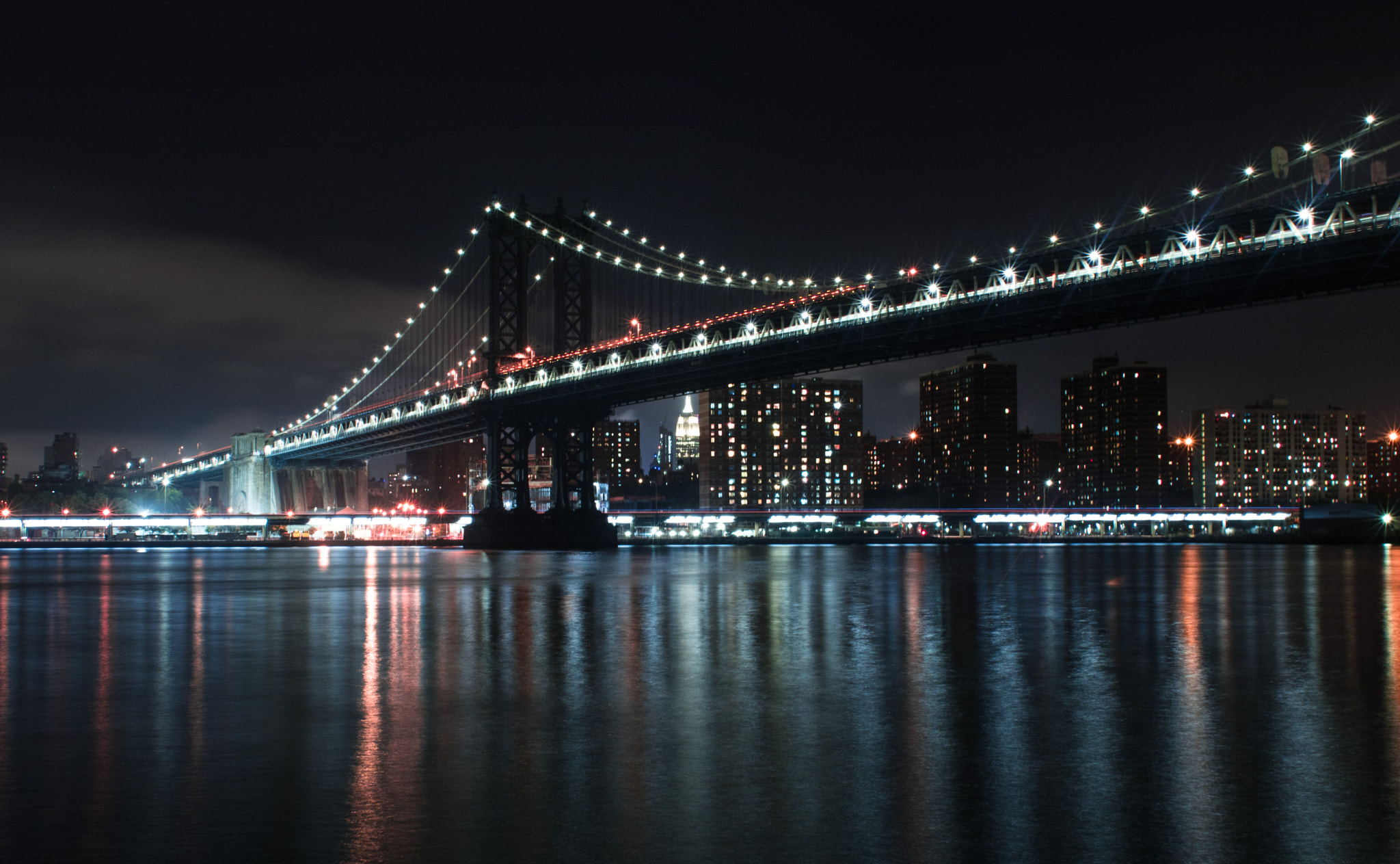 Canon EOS 750D (EOS Rebel T6i / EOS Kiss X8i) + Canon EF 28mm F1.8 USM sample photo. Manhattan bridge photography