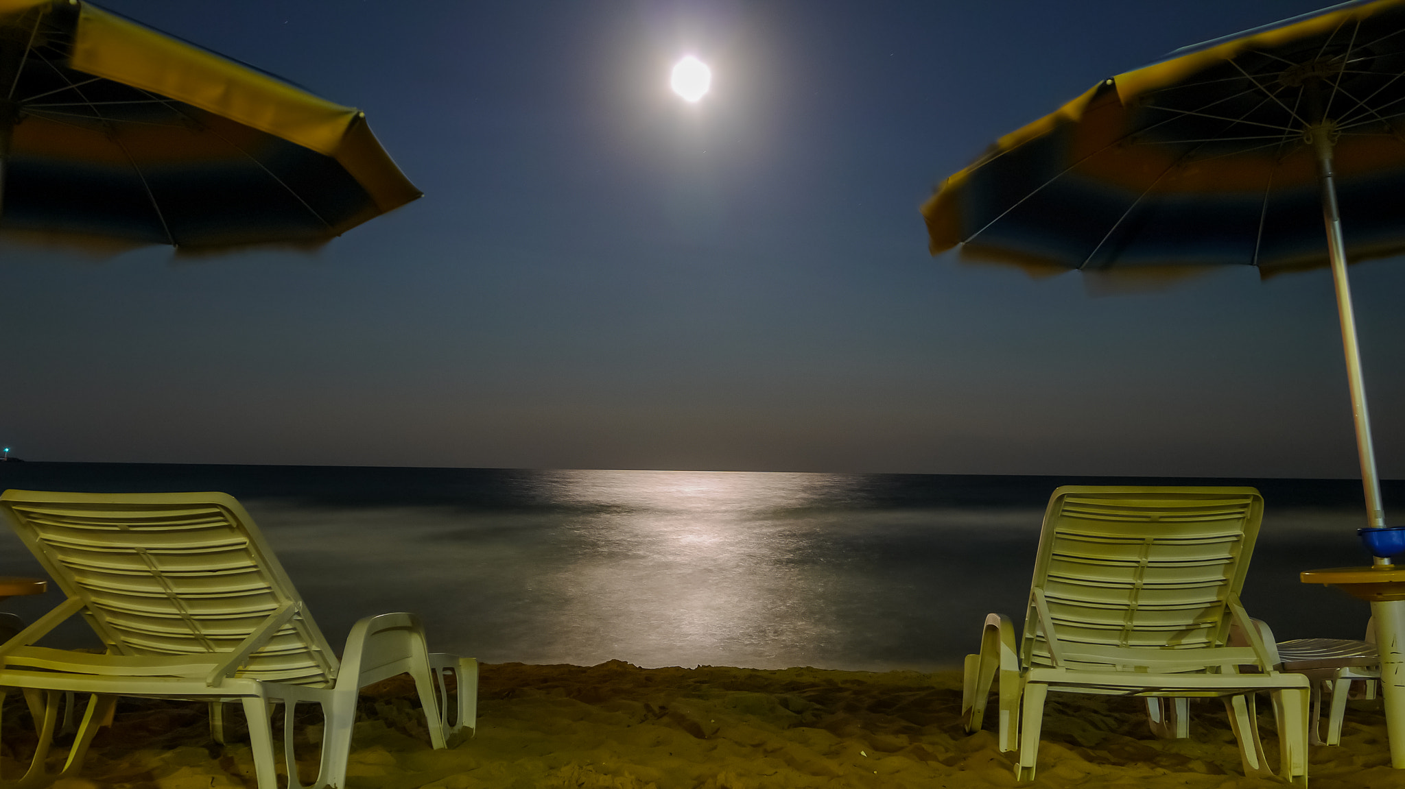 Panasonic Lumix DMC-GF5 sample photo. Night beach photography