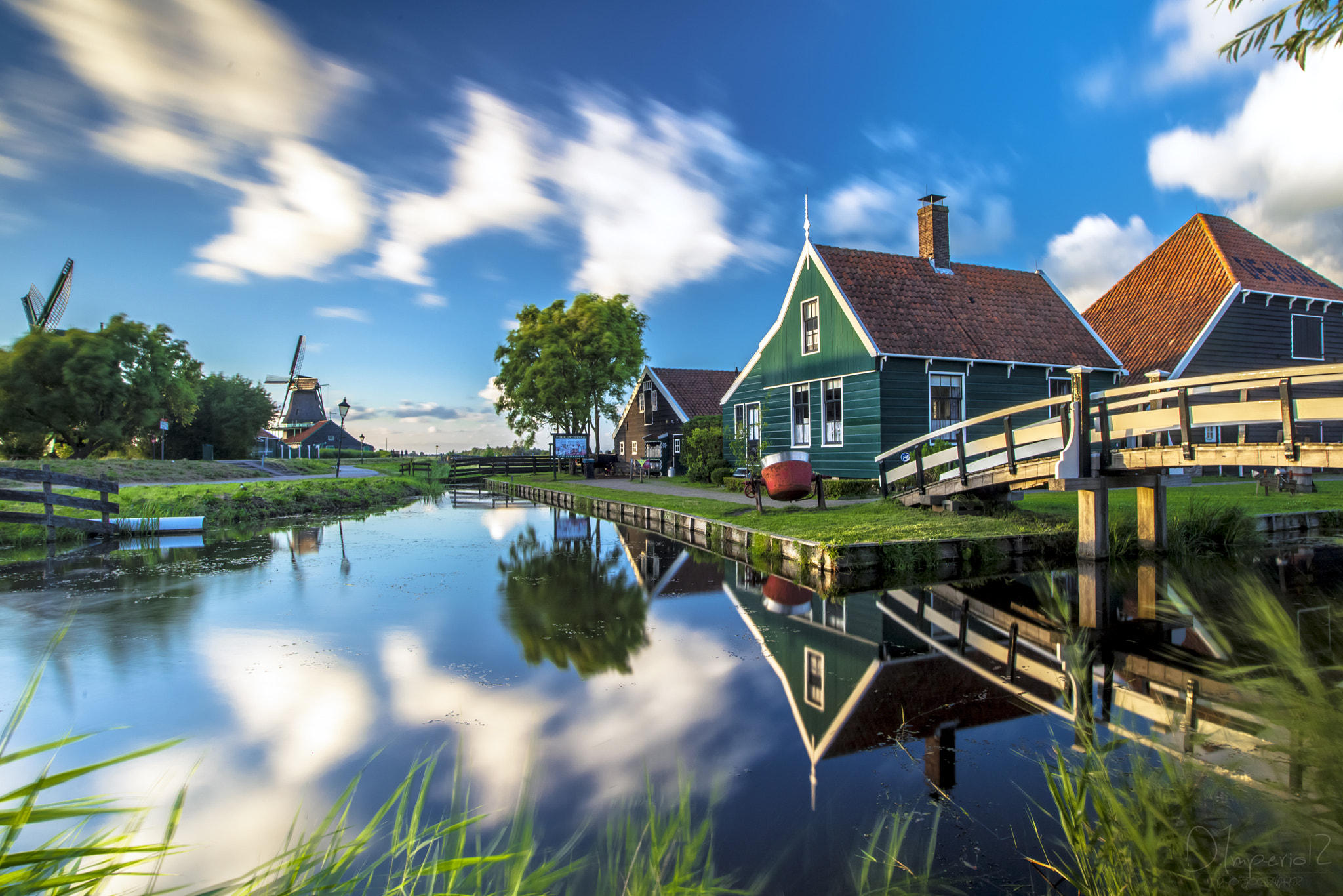 Canon EOS 5D Mark II + Sigma 20mm EX f/1.8 sample photo. Zaanse schans photography