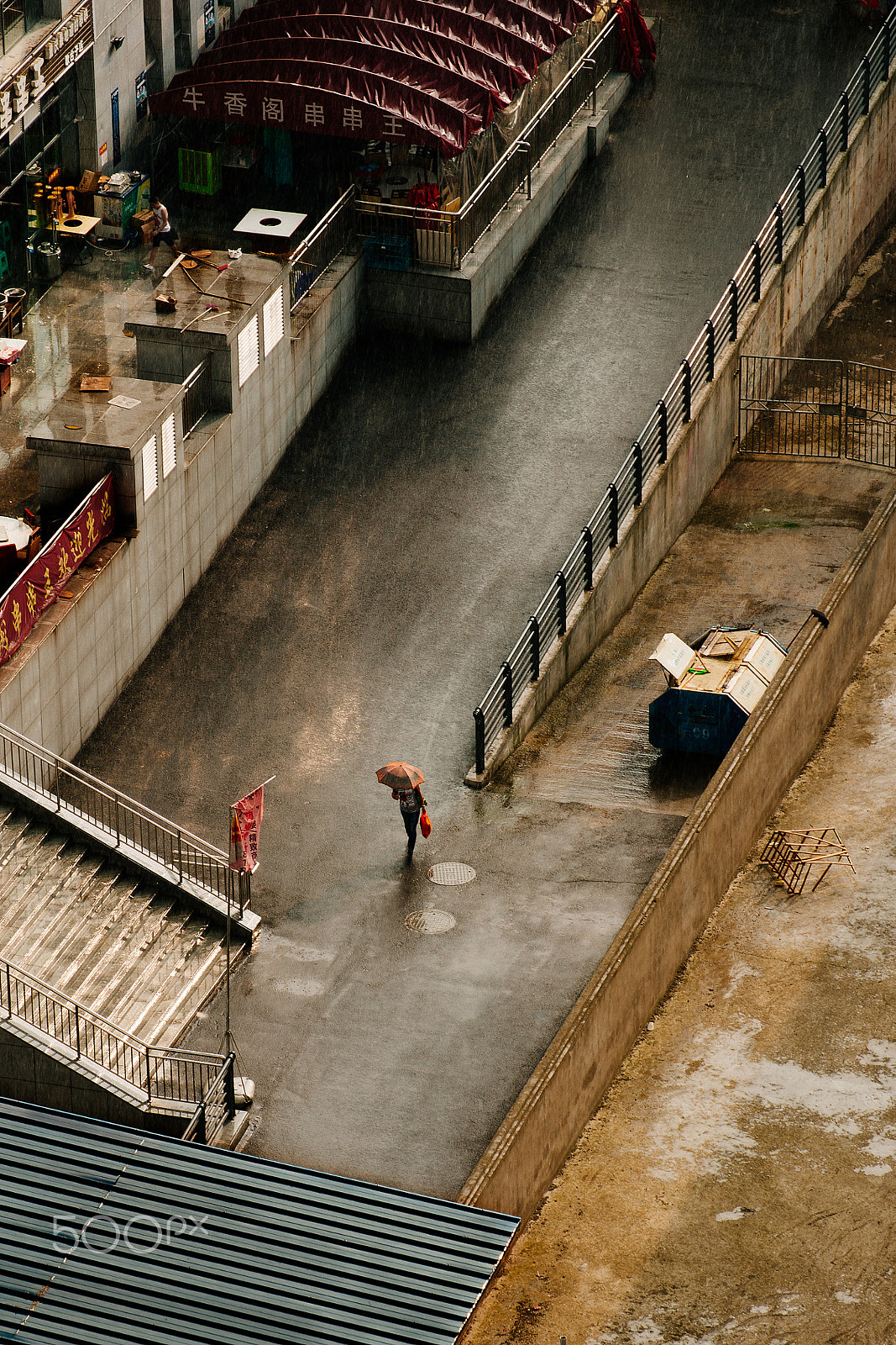 Pentax K-5 IIs sample photo. Street 603# five minutes of sun rain photography