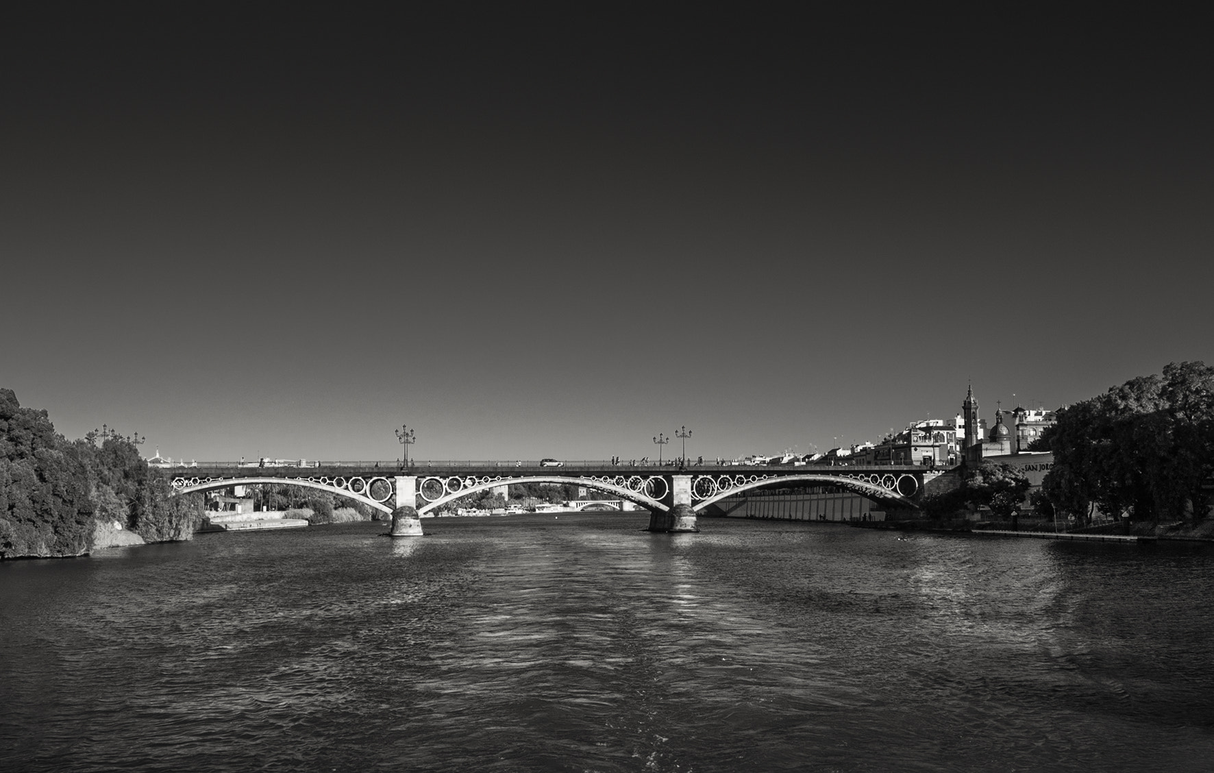 Leica Digilux 3 sample photo. 7 de agosto - puente de triana sevilla photography