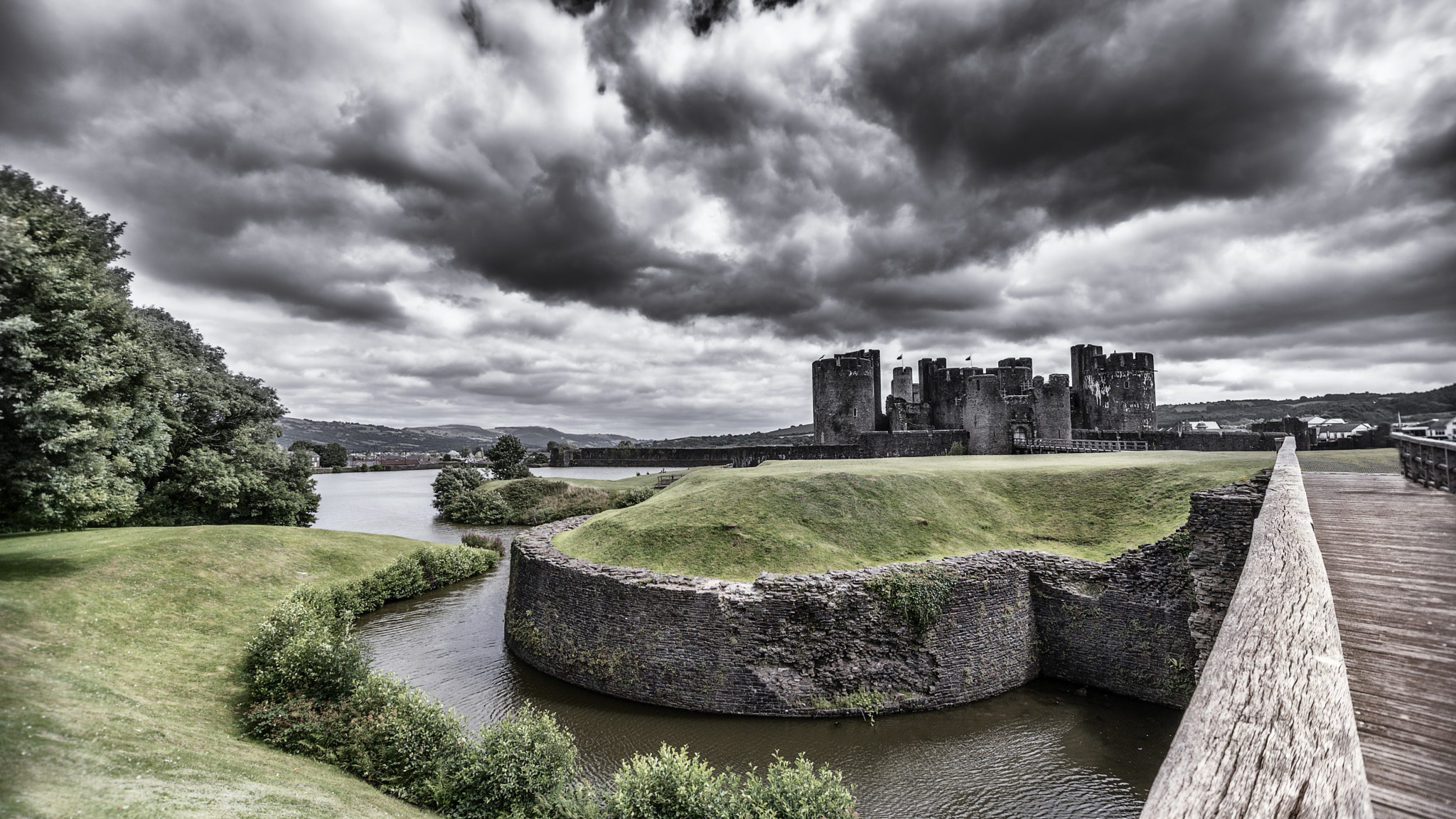 Nikon D610 + Sigma 10-20mm F3.5 EX DC HSM sample photo. Gilbert de clare's caerphilly castle, (1268) photography