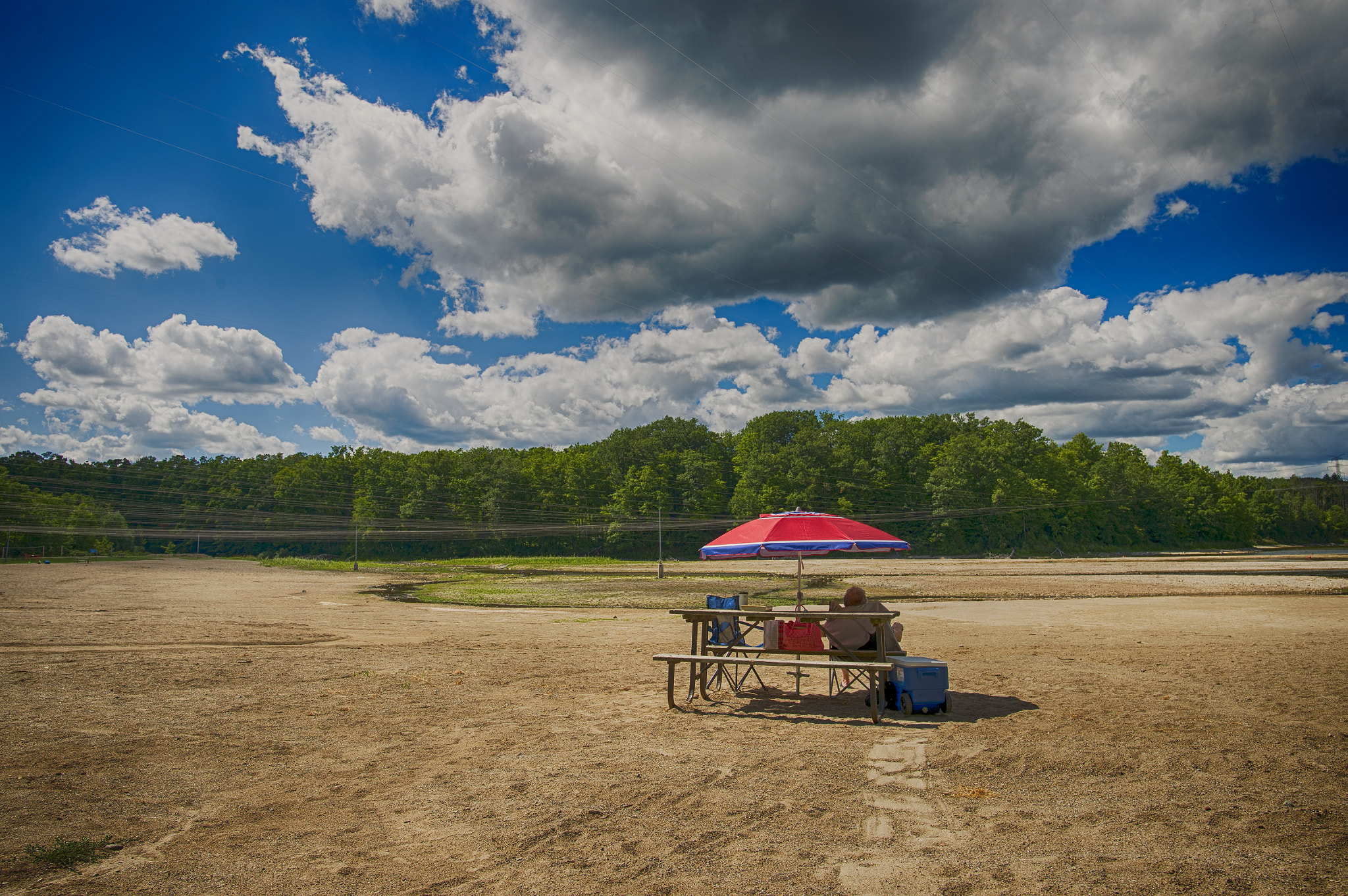 Nikon Df + Nikon AF-S Nikkor 20mm F1.8G ED sample photo. Waiting for rain photography