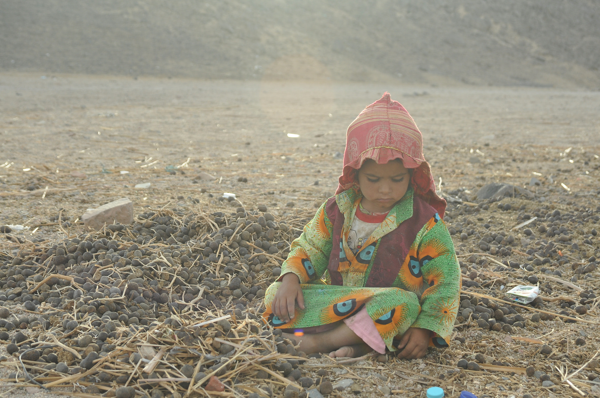 AF Zoom-Nikkor 28-105mm f/3.5-4.5D IF sample photo. Bedouin girl photography