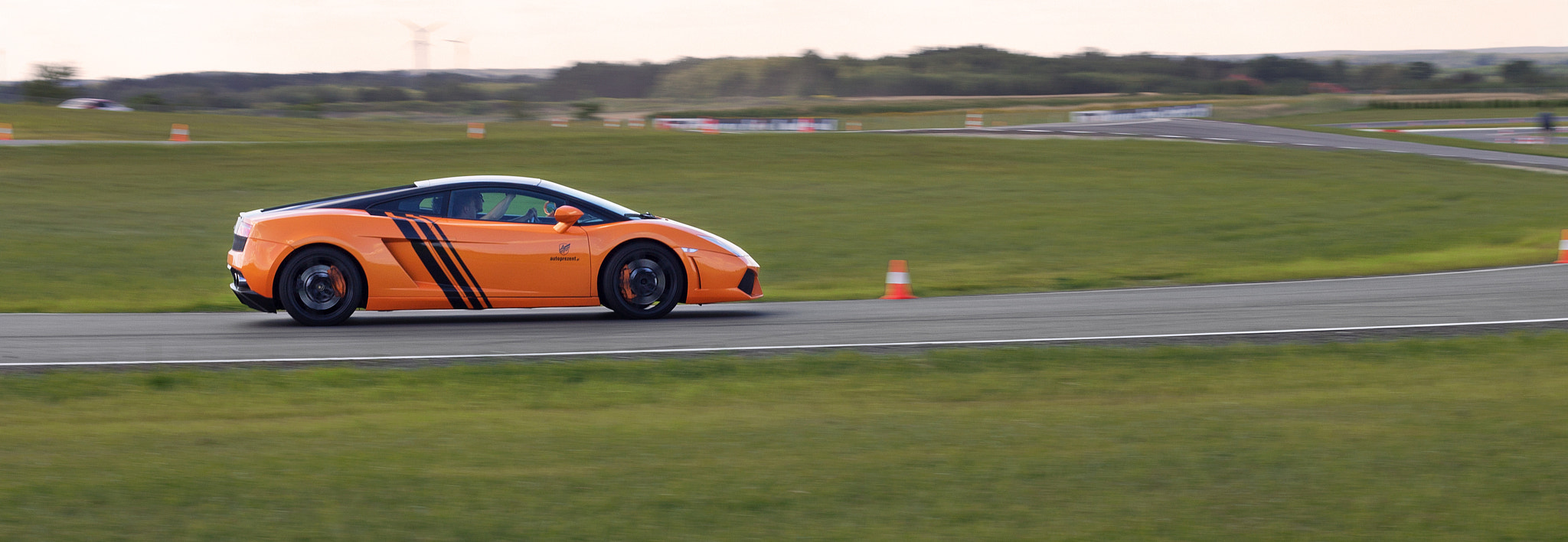 Canon EOS 1100D (EOS Rebel T3 / EOS Kiss X50) + Canon EF 50mm F1.8 II sample photo. Racetrack tor Łódź #3 lambo photography