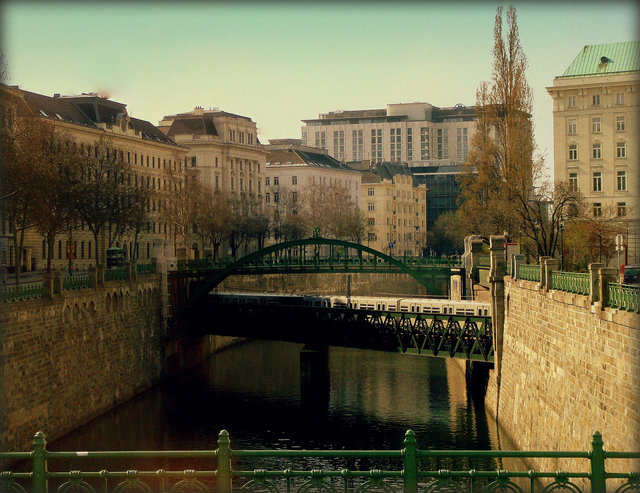Sony DSC-T10 sample photo. Vienna. bridge photography