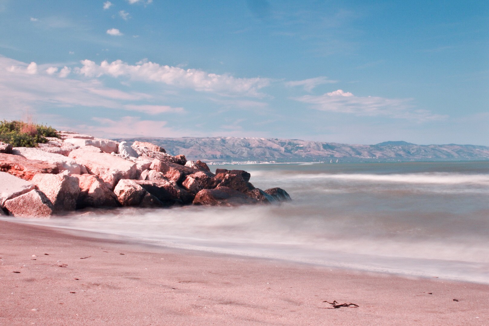 Nikon 1 J5 + Nikon 1 Nikkor 18.5mm F1.8 sample photo. Monte sant'angelo & manfredonia view from ippocampo photography