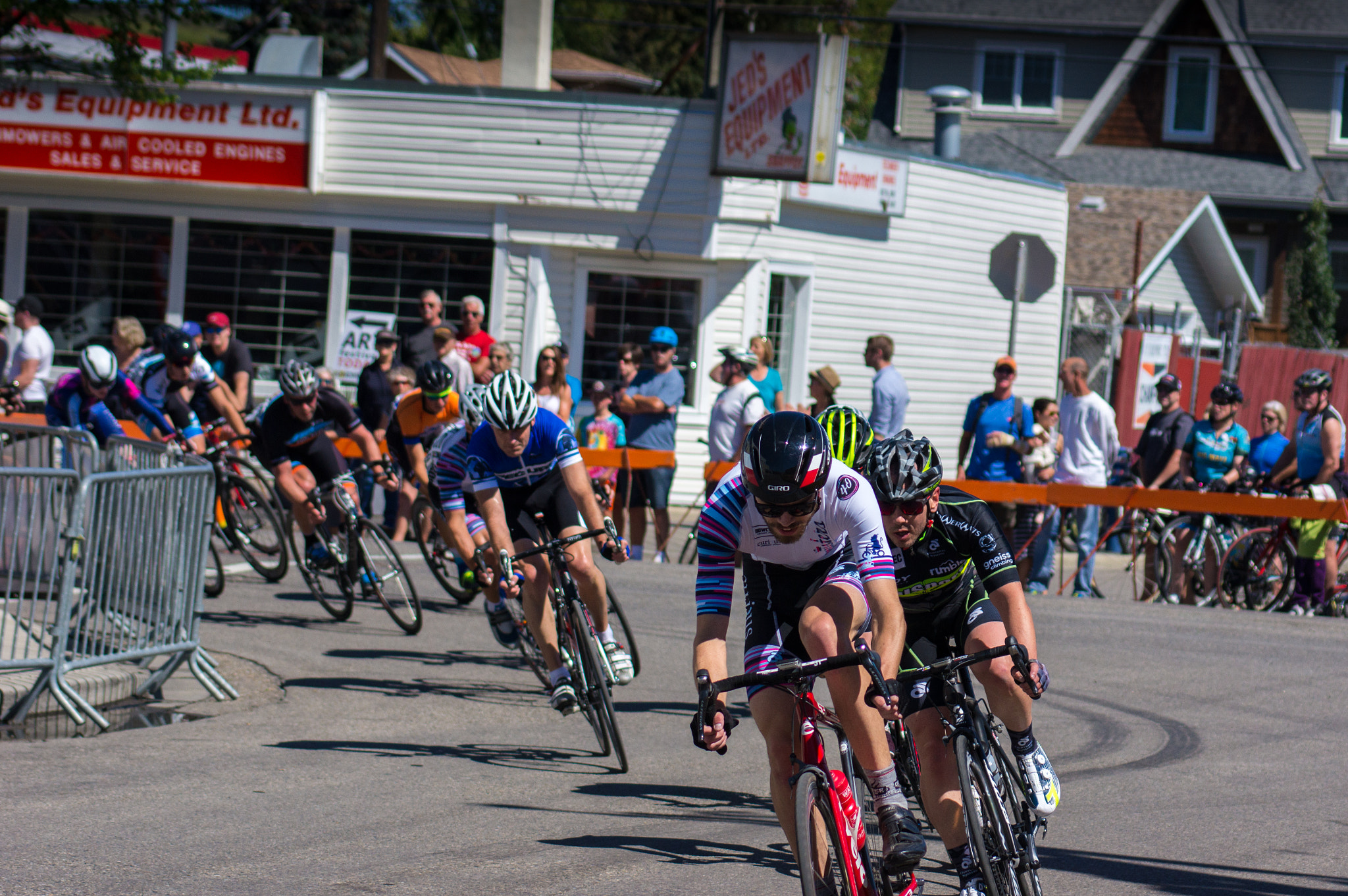 Sony 75-300mm F4.5-5.6 sample photo. Bowness criterium: money lap photography