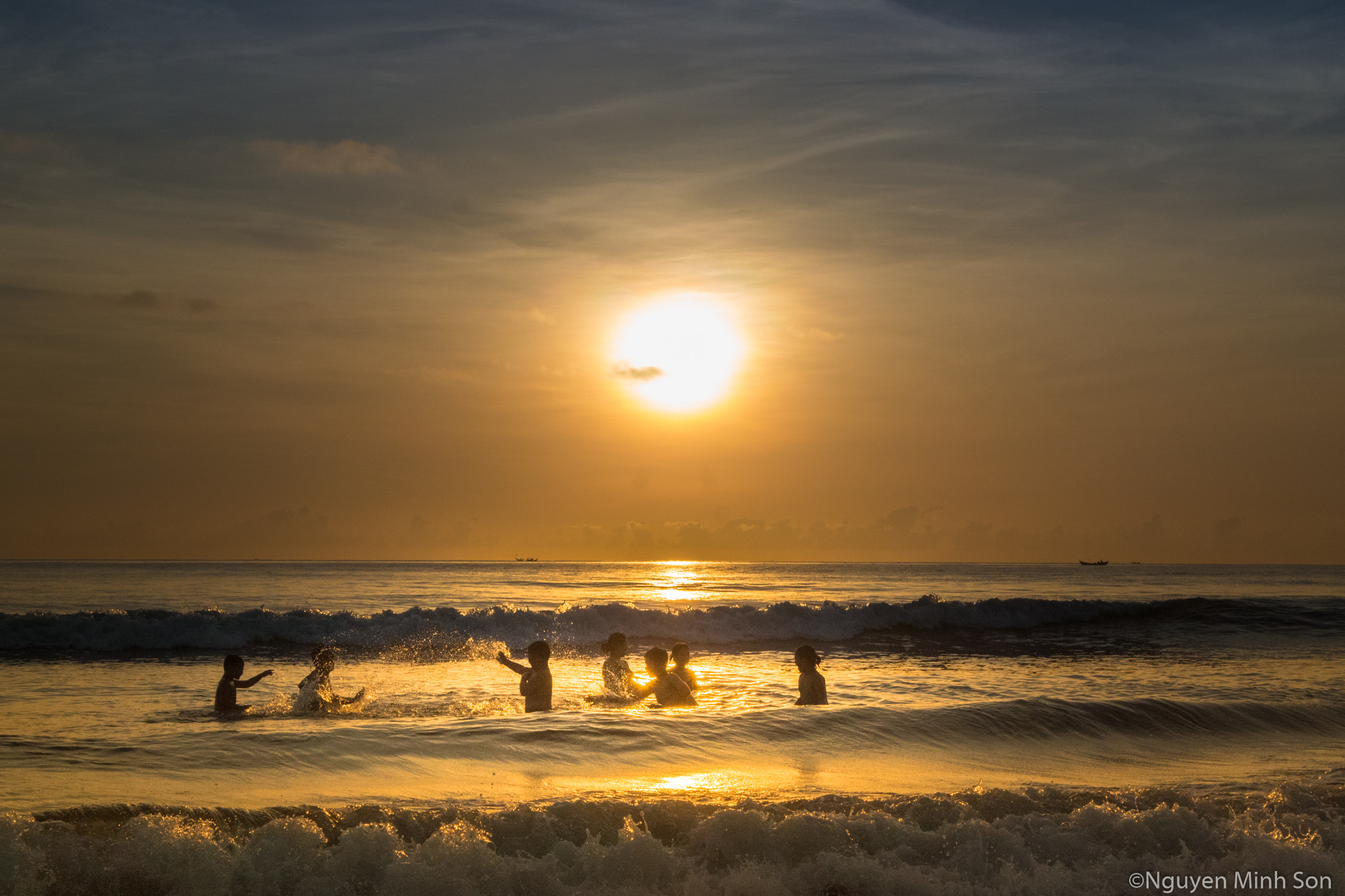 Samsung NX 20-50mm F3.5-5.6 ED sample photo. Lang co beach, hue, vietnam photography