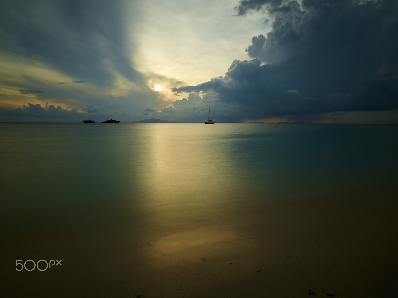 Phase One IQ3 100MP + Schneider LS 35mm f/3.5 sample photo. Phi phi katamaran photography