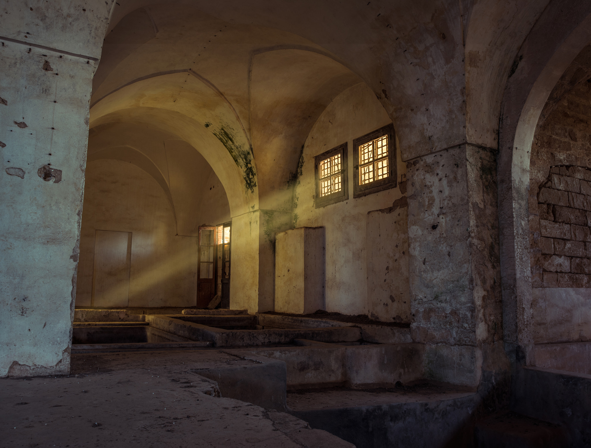 Nikon AF-S Nikkor 24mm F1.8G ED sample photo. Suspense photography