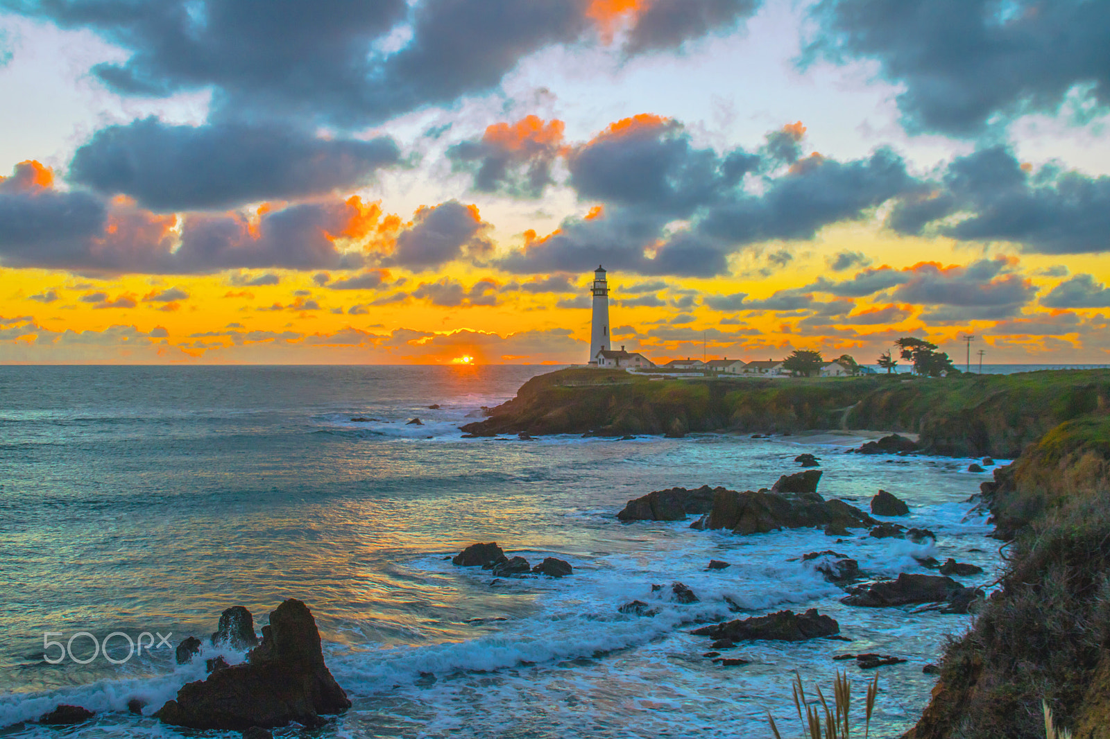 Canon EOS 750D (EOS Rebel T6i / EOS Kiss X8i) sample photo. Pigion point lighthouse photography