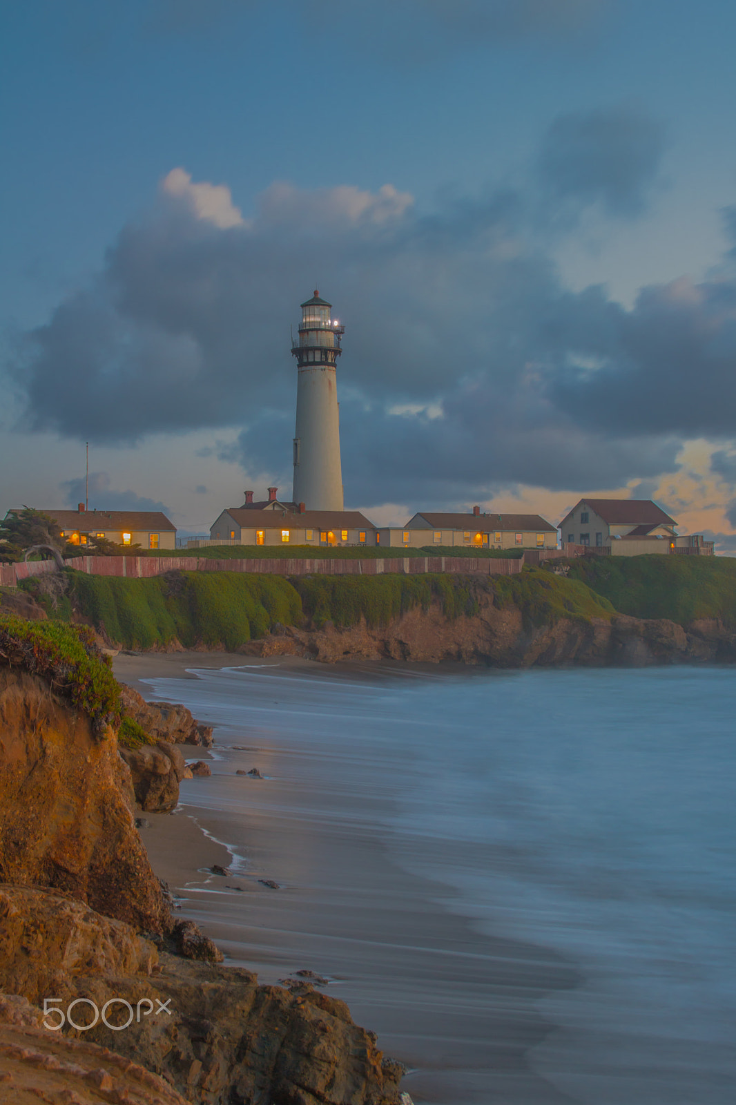 Canon EOS 750D (EOS Rebel T6i / EOS Kiss X8i) sample photo. Pigion point lighthouse photography