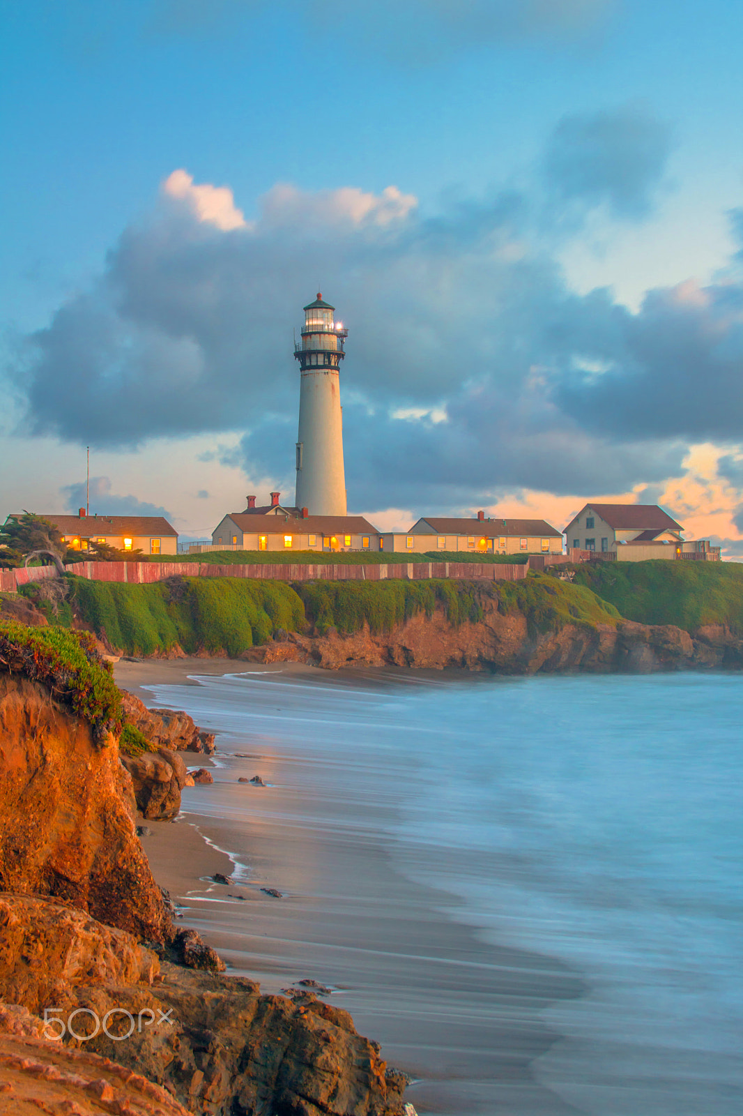 Canon EOS 750D (EOS Rebel T6i / EOS Kiss X8i) sample photo. Pigion point lighthouse photography