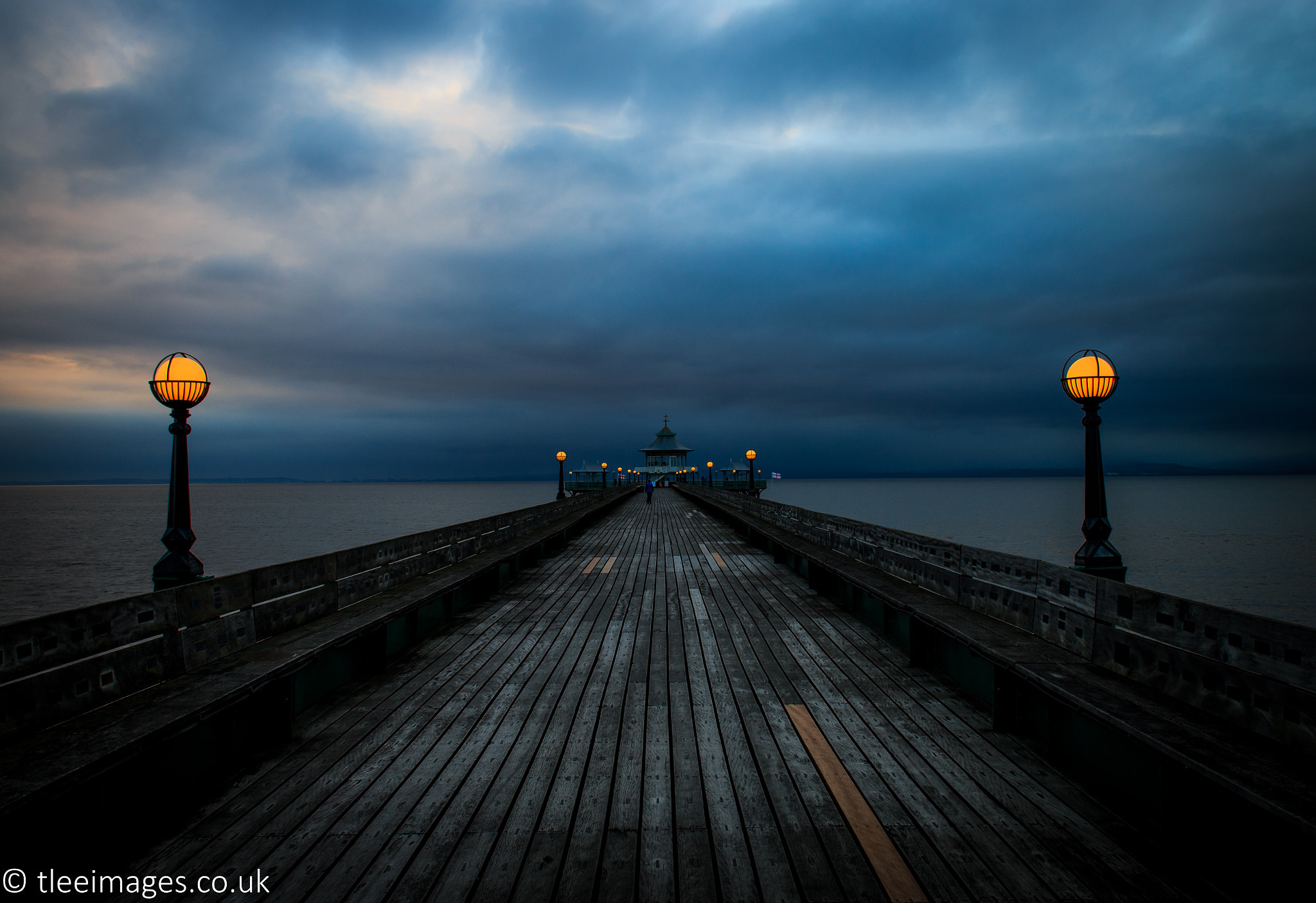 Canon EF 20mm F2.8 USM sample photo. Dark pier photography