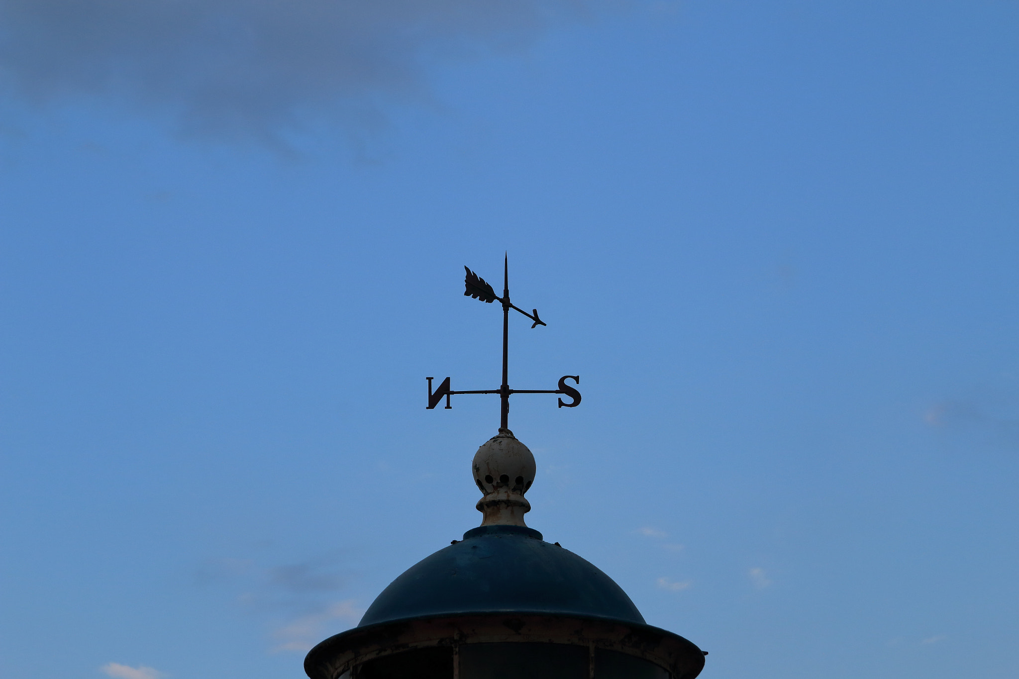 Canon EF 24-85mm F3.5-4.5 USM sample photo. Traditional wind vane photography
