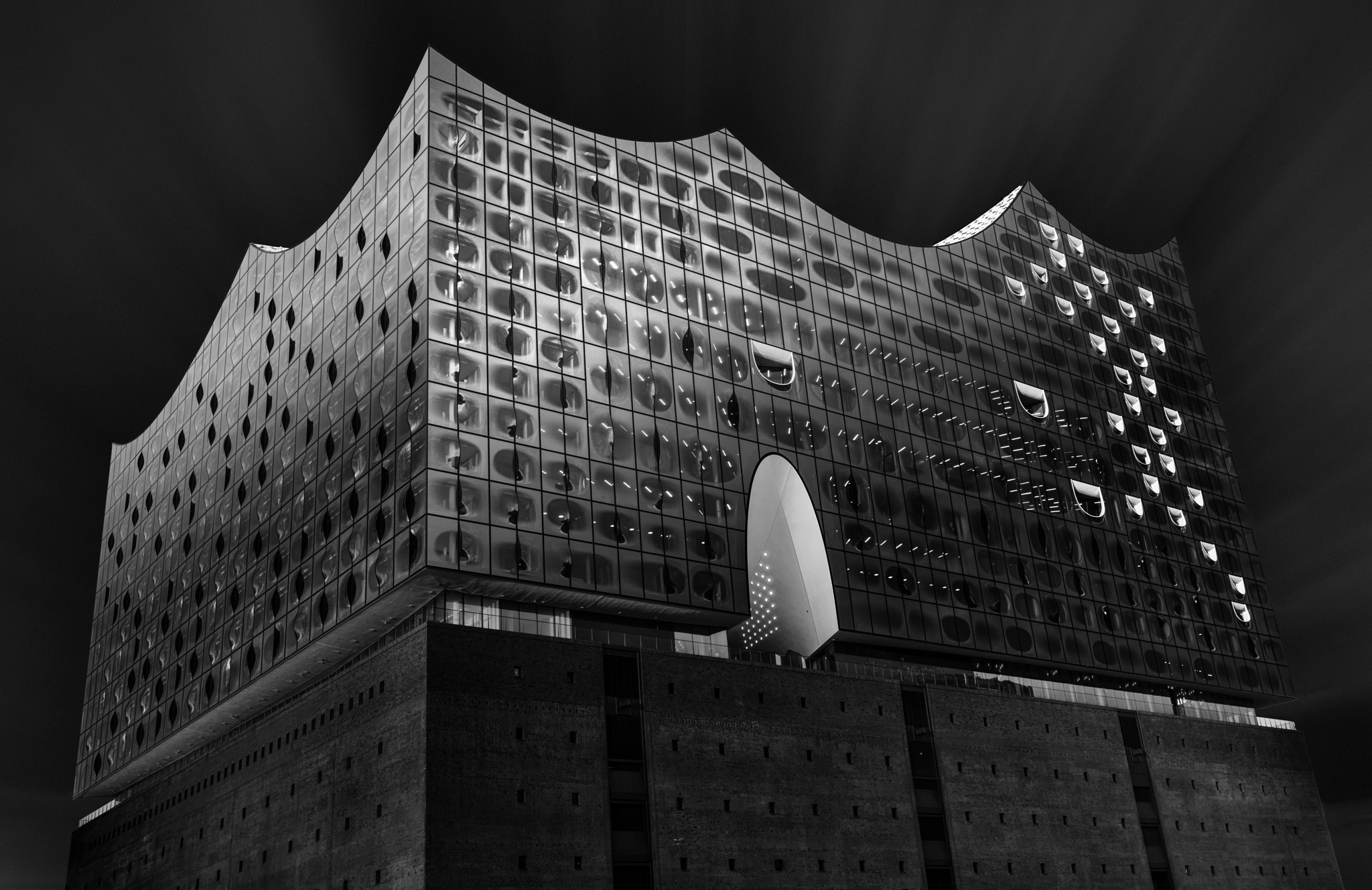 Sony a7R + Canon EF 17-40mm F4L USM sample photo. Elbphilharmonie photography