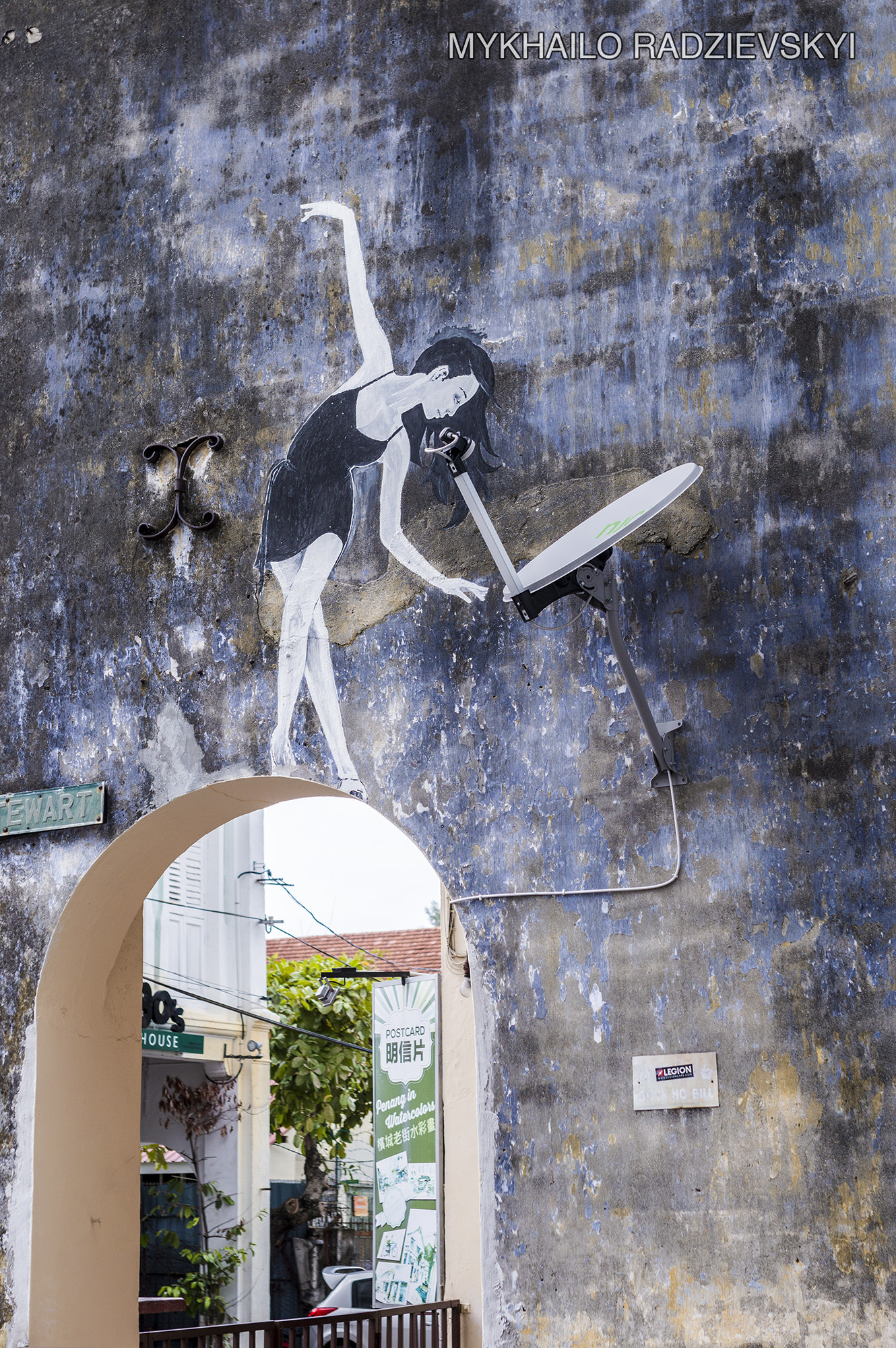 Nikon D3200 + Sigma 35mm F1.4 DG HSM Art sample photo. Ballerina graffiti, georgetown, malaysia photography