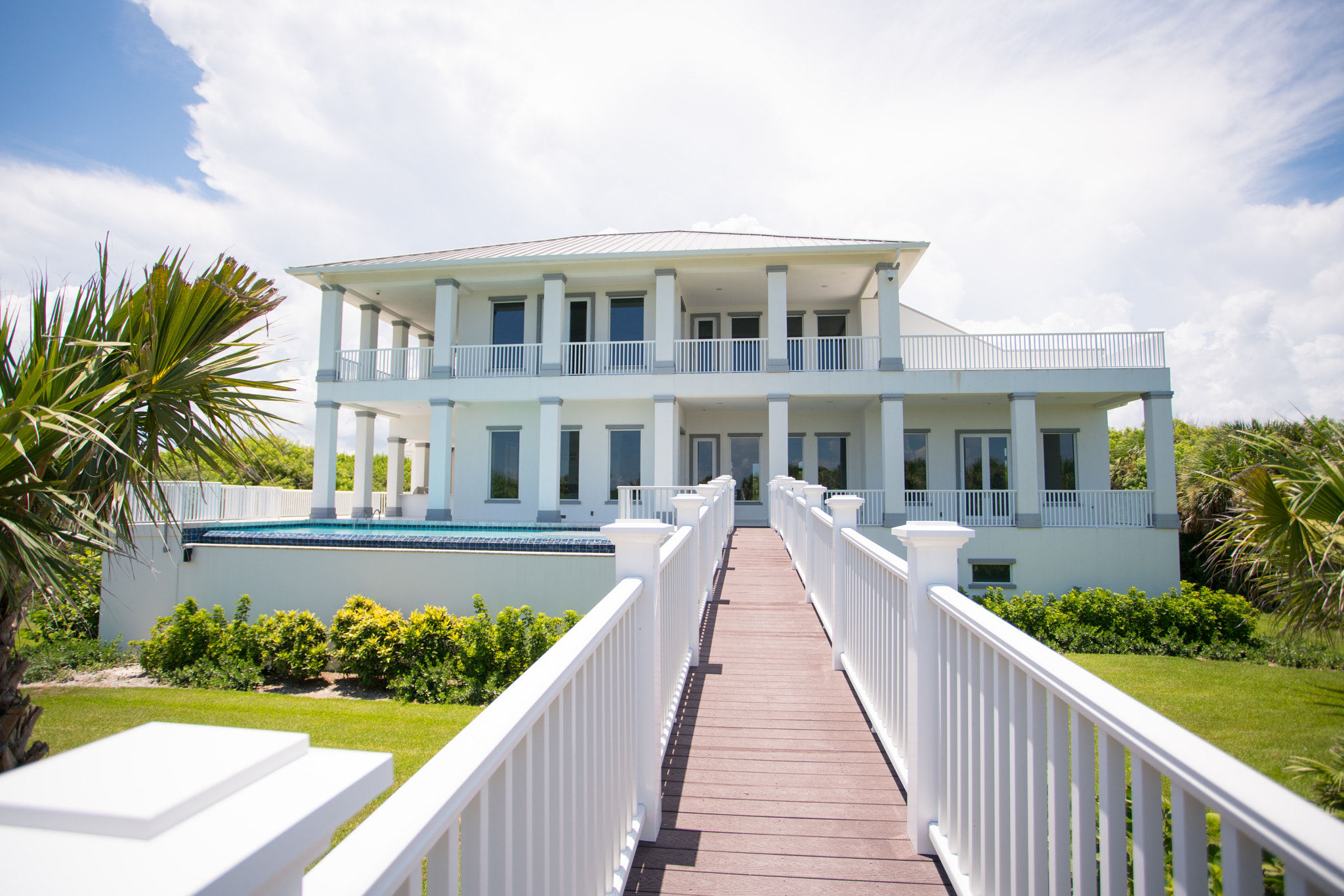 Sony a7R II + Canon EF 17-40mm F4L USM sample photo. Vero beach, florida estate photography