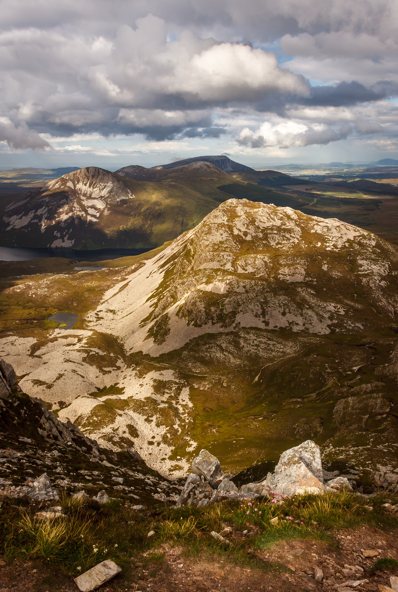 Canon EOS 450D (EOS Rebel XSi / EOS Kiss X2) sample photo. Looking down mount errigal photography