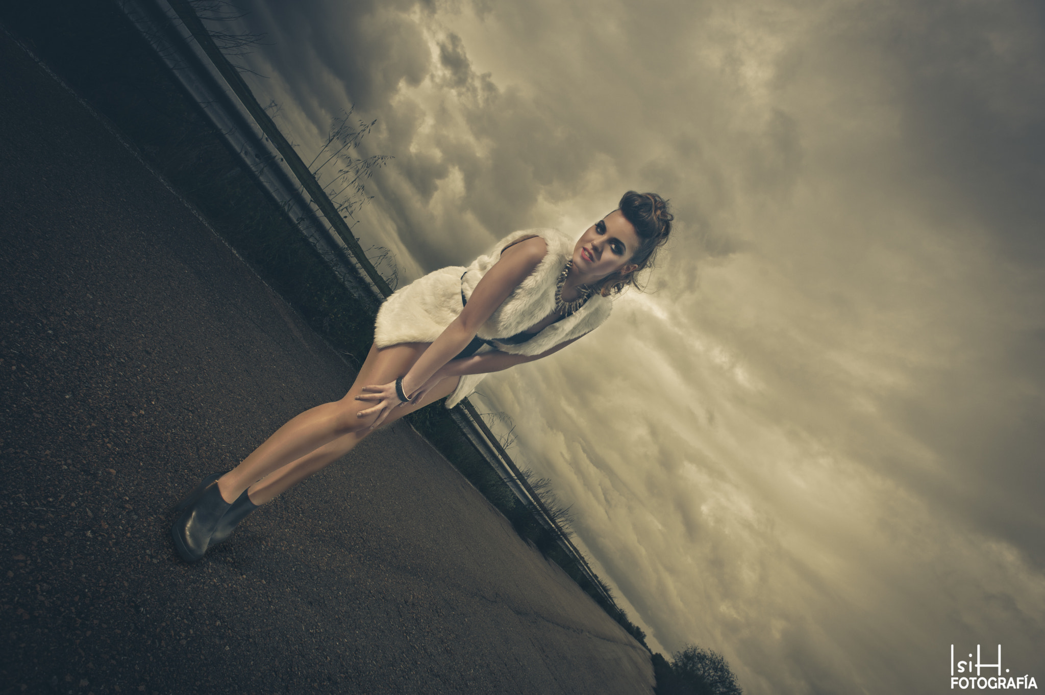 Nikon D700 + Nikon AF Nikkor 20mm F2.8D sample photo. Carmen photography