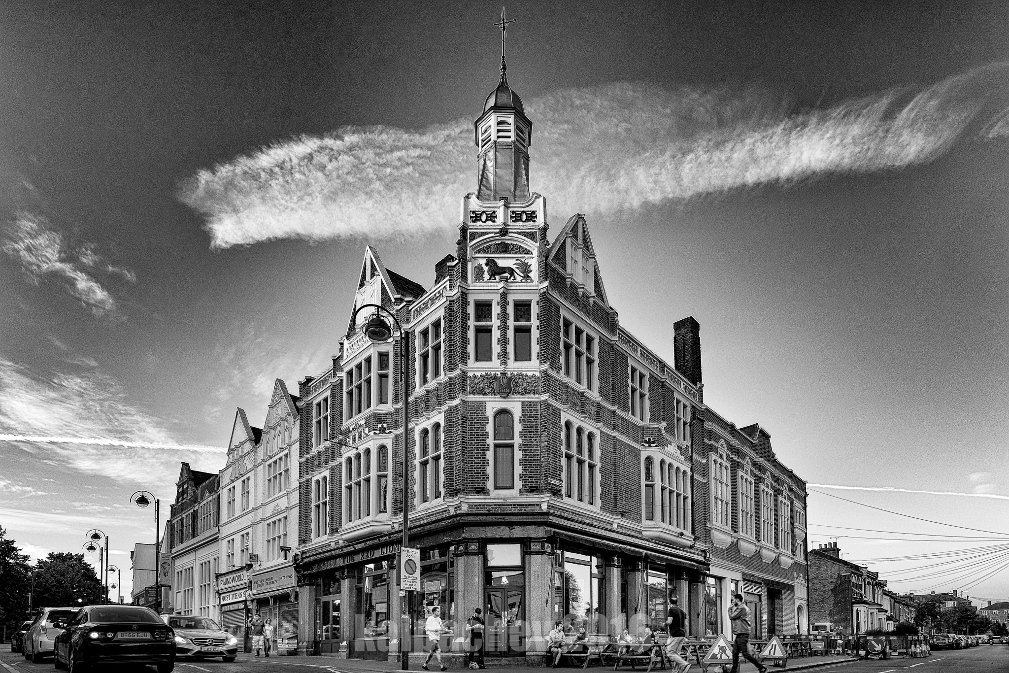 Sony a7R II + Canon EF 16-35mm F4L IS USM sample photo. Red lion pub in leytonstone photography