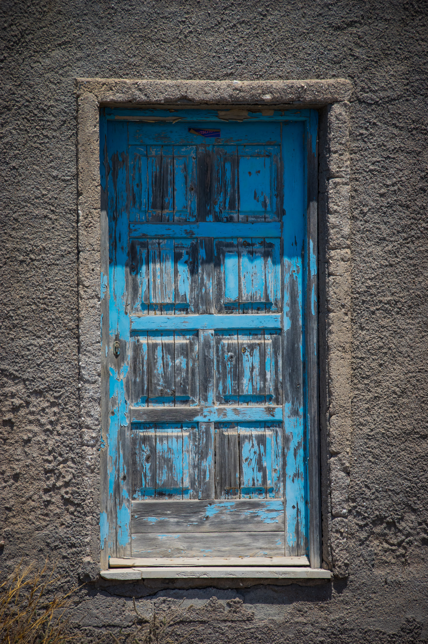 Sigma 18-250mm F3.5-6.3 DC Macro OS HSM sample photo. Blue door photography