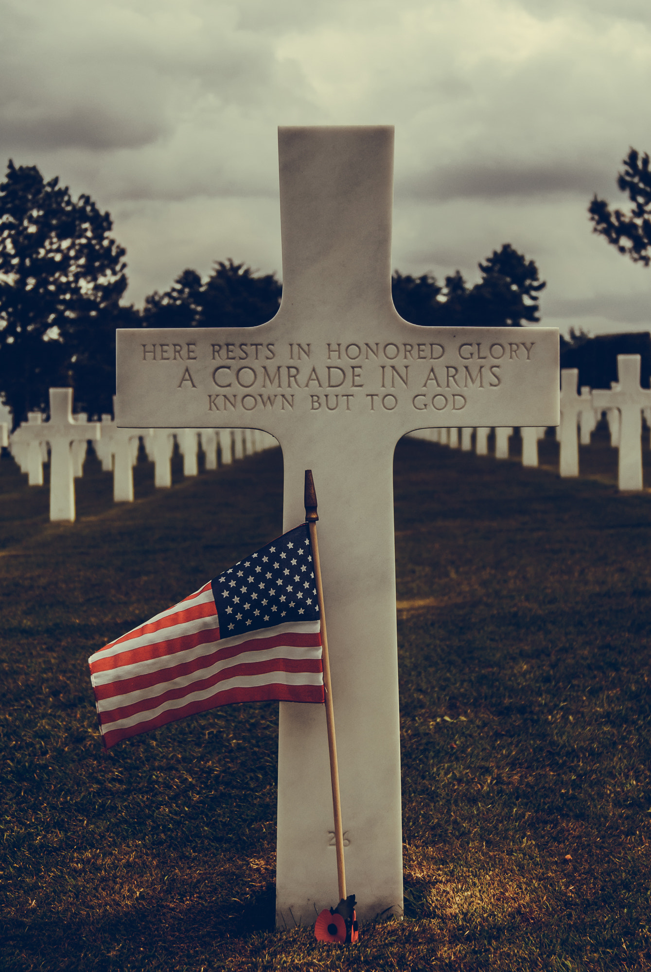 Nikon D200 sample photo. Unknown soldier's grave photography