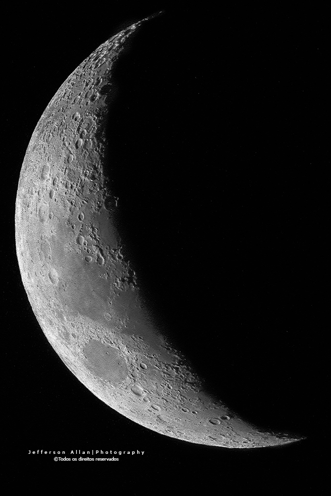Canon EF 100-400mm F4.5-5.6L IS USM sample photo. Moon photography