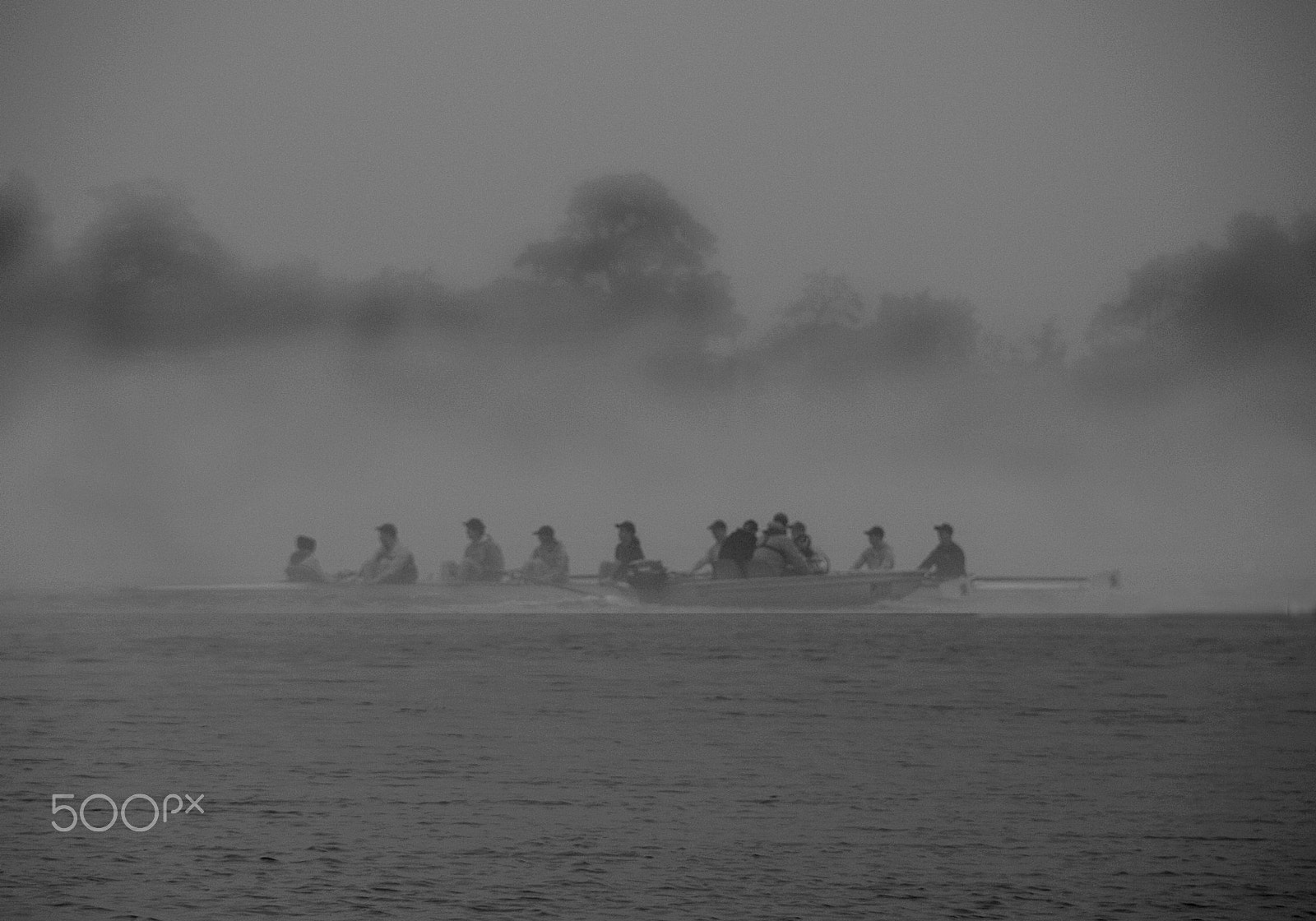 Canon EOS 450D (EOS Rebel XSi / EOS Kiss X2) sample photo. Rowing boat in the mist. photography