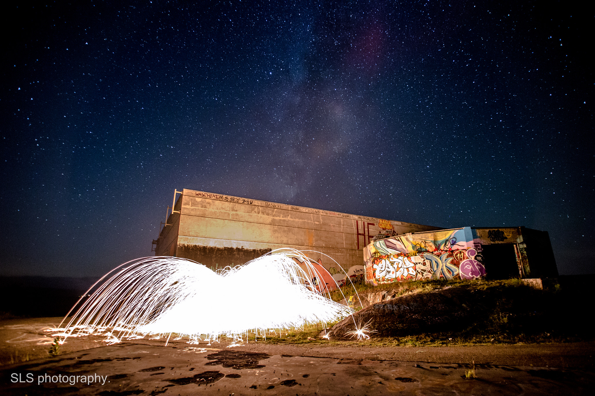 Sigma 17-35mm f/2.8-4 EX DG Aspherical HSM sample photo. Light fountain photography