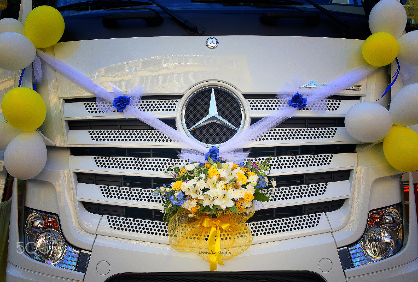 Canon EF 35mm F1.4L II USM sample photo. Wedding car photography