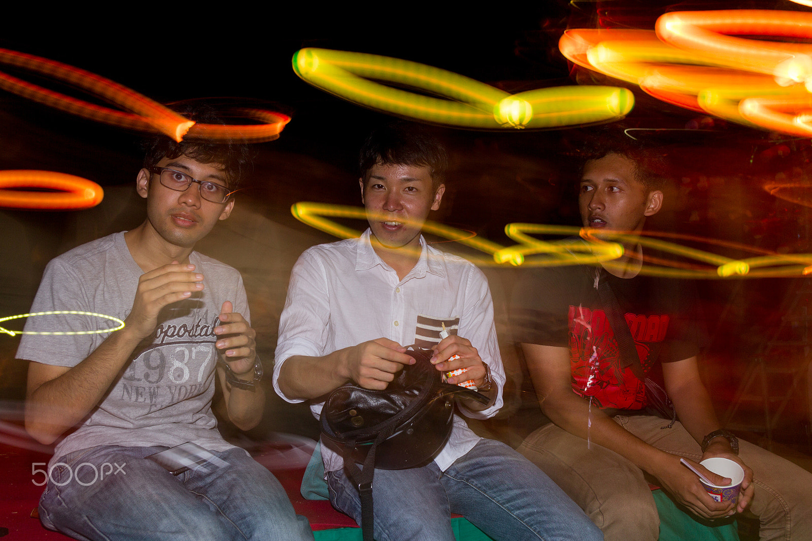 Canon EOS 600D (Rebel EOS T3i / EOS Kiss X5) sample photo. Dancing with the lights photography