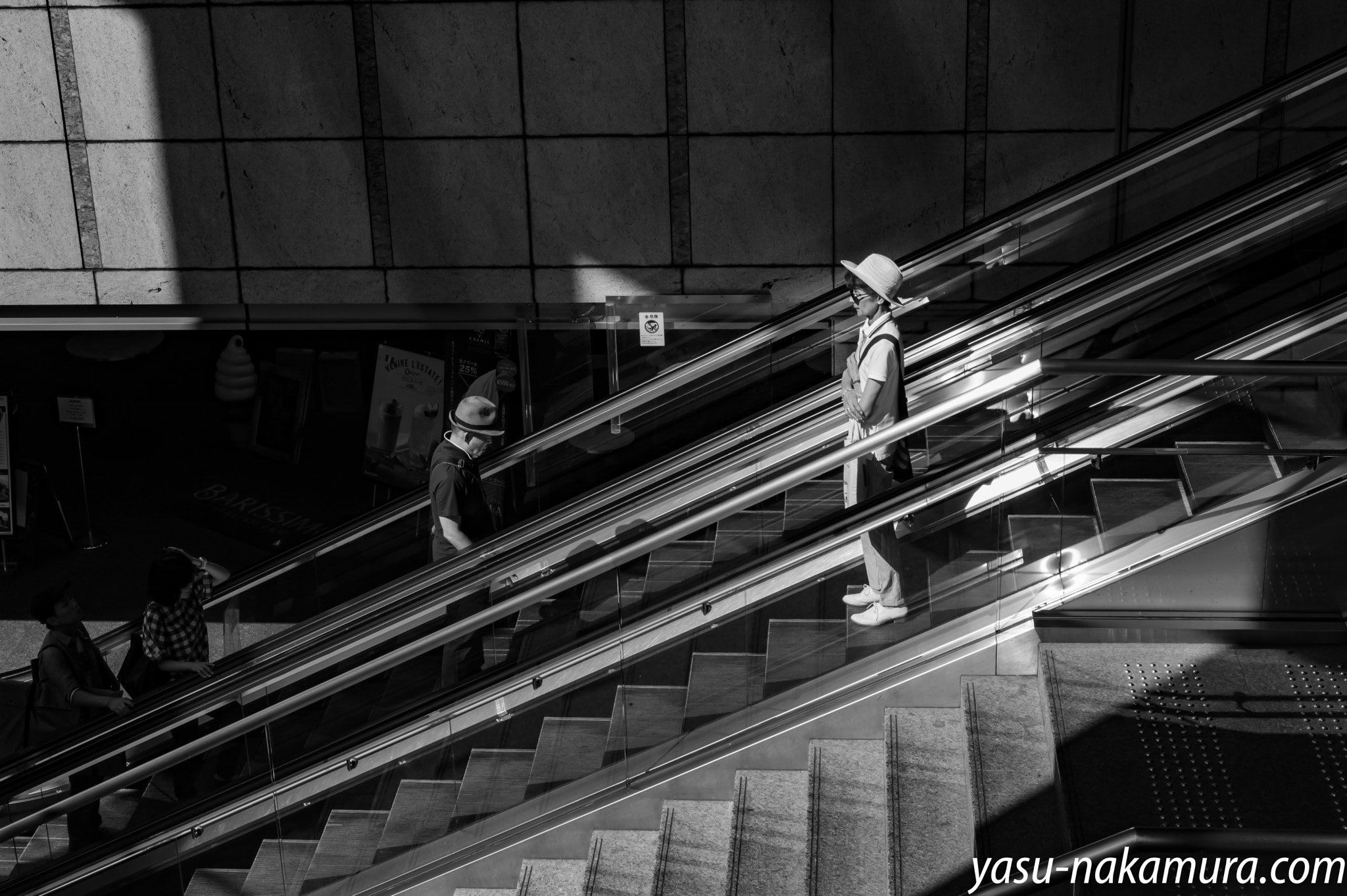 Summicron-M 50mm f/2 (IV, V) sample photo. Encounter...... photography
