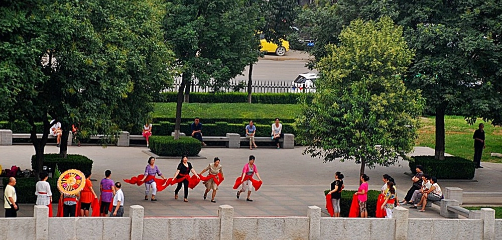 Nikon D80 sample photo. La danse dans la rue - beijing photography