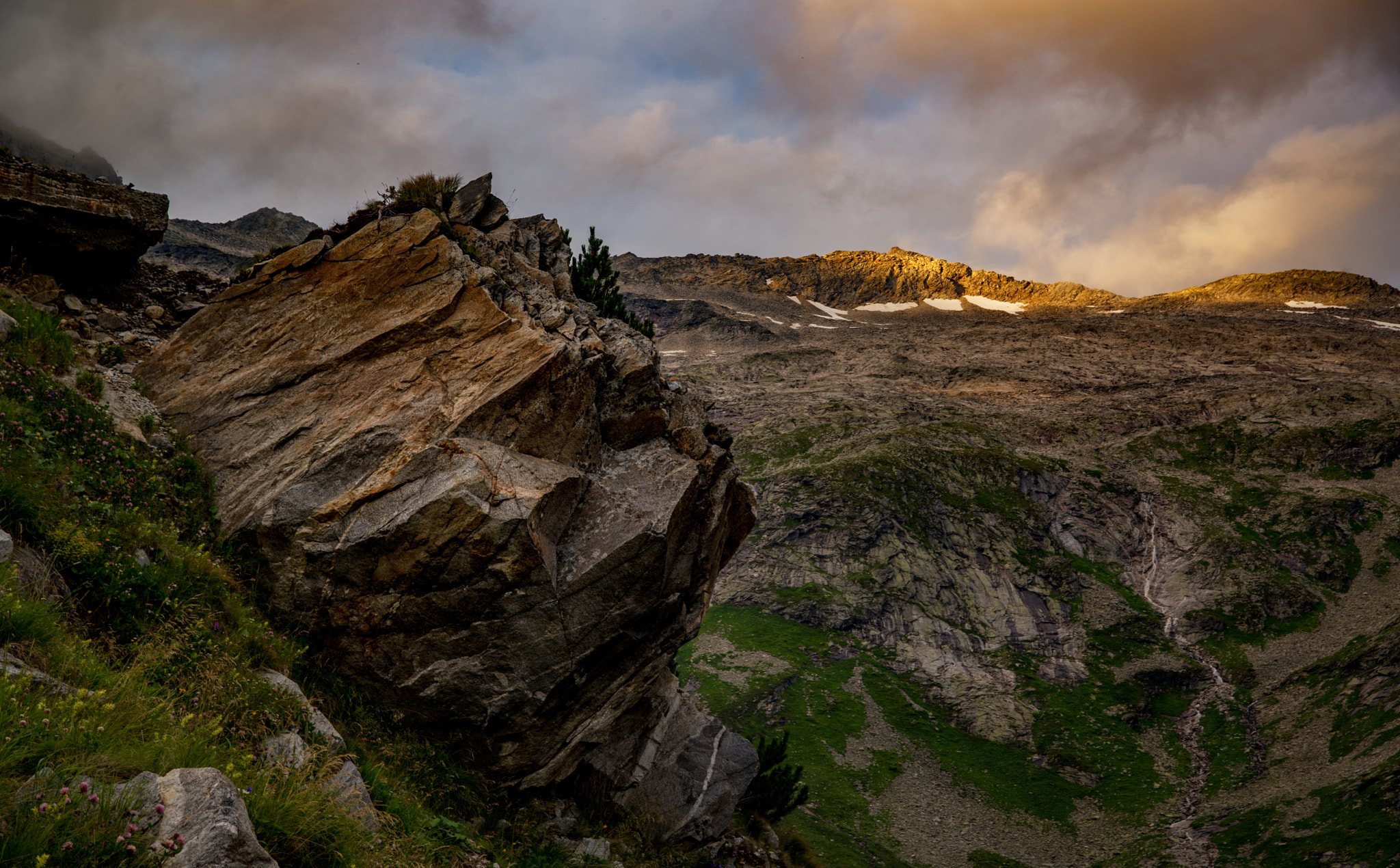 Nikon D600 + Sigma 24-105mm F4 DG OS HSM Art sample photo. Rock photography