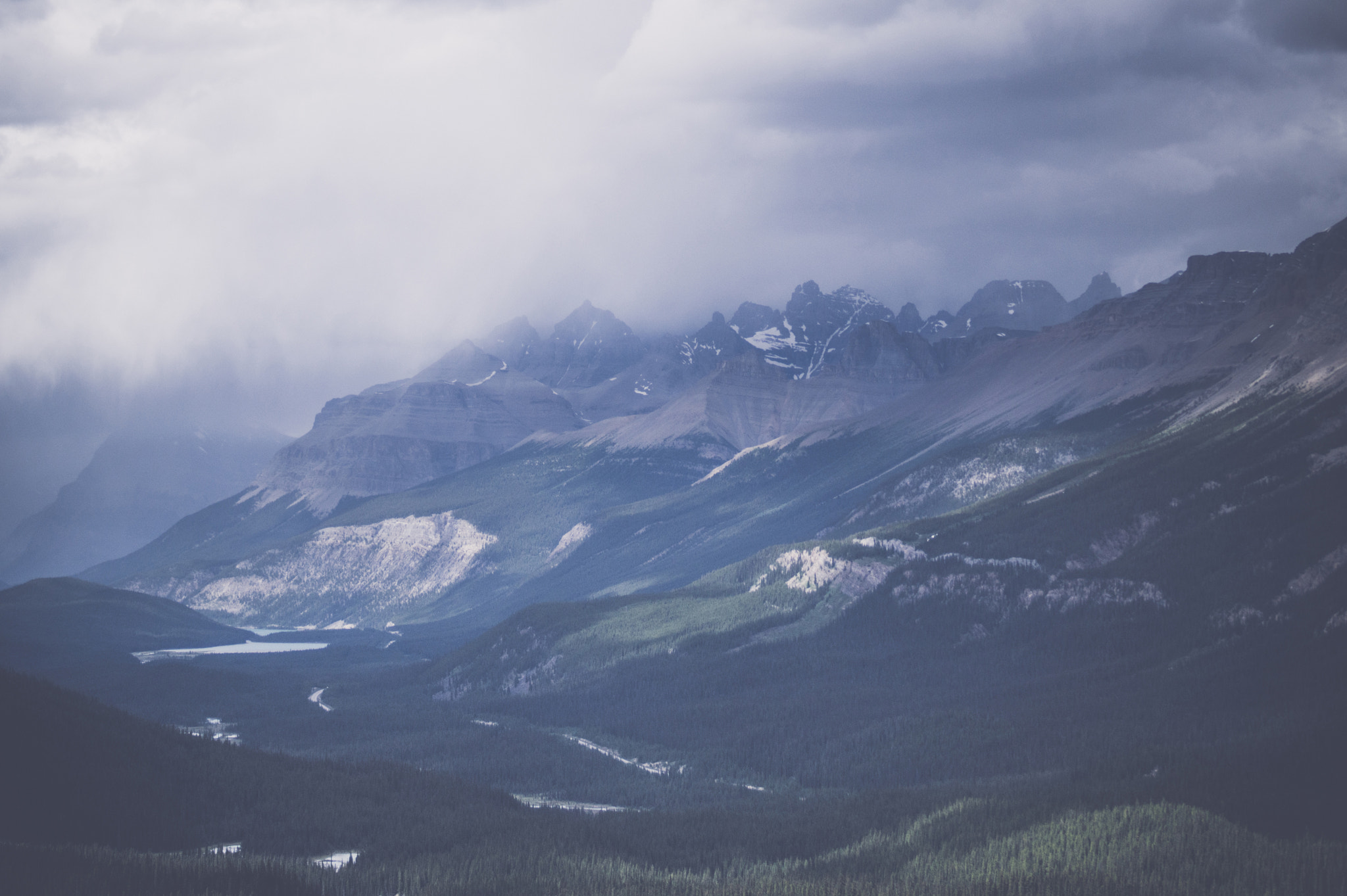Sony 75-300mm F4.5-5.6 sample photo. Mist in the mountains photography