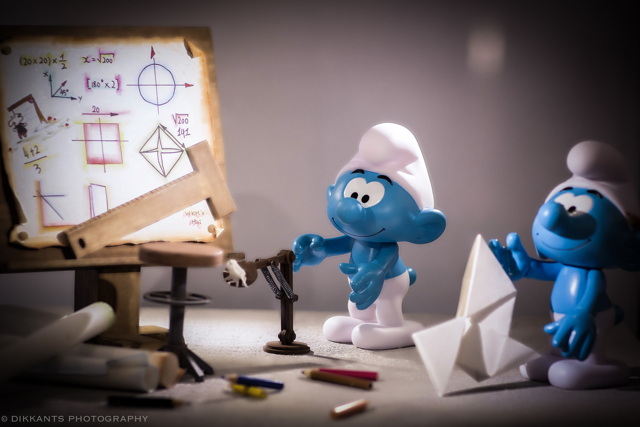 Canon EOS 700D (EOS Rebel T5i / EOS Kiss X7i) + Canon EF 85mm F1.2L II USM sample photo. The smurfs photography